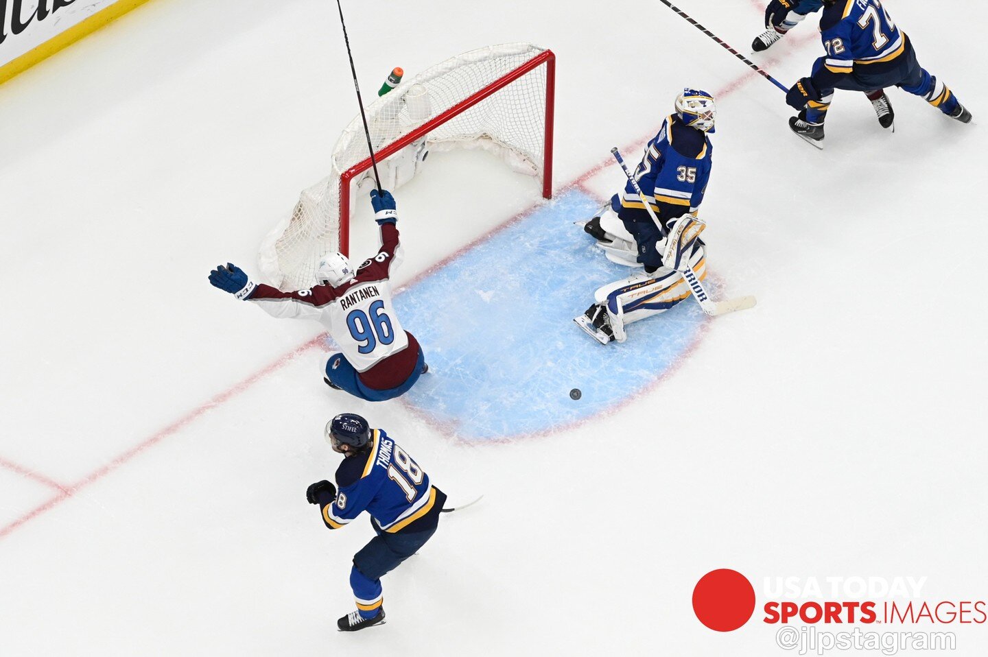 A night to forget.
.
.
.
#stlblues #hockeygram #bleedblue #nhl #goavsgo #hockeygram #sportsphotography #D5 #nikon #nikonphotography #usatoday #usatodaysports #imagn #imagncontent