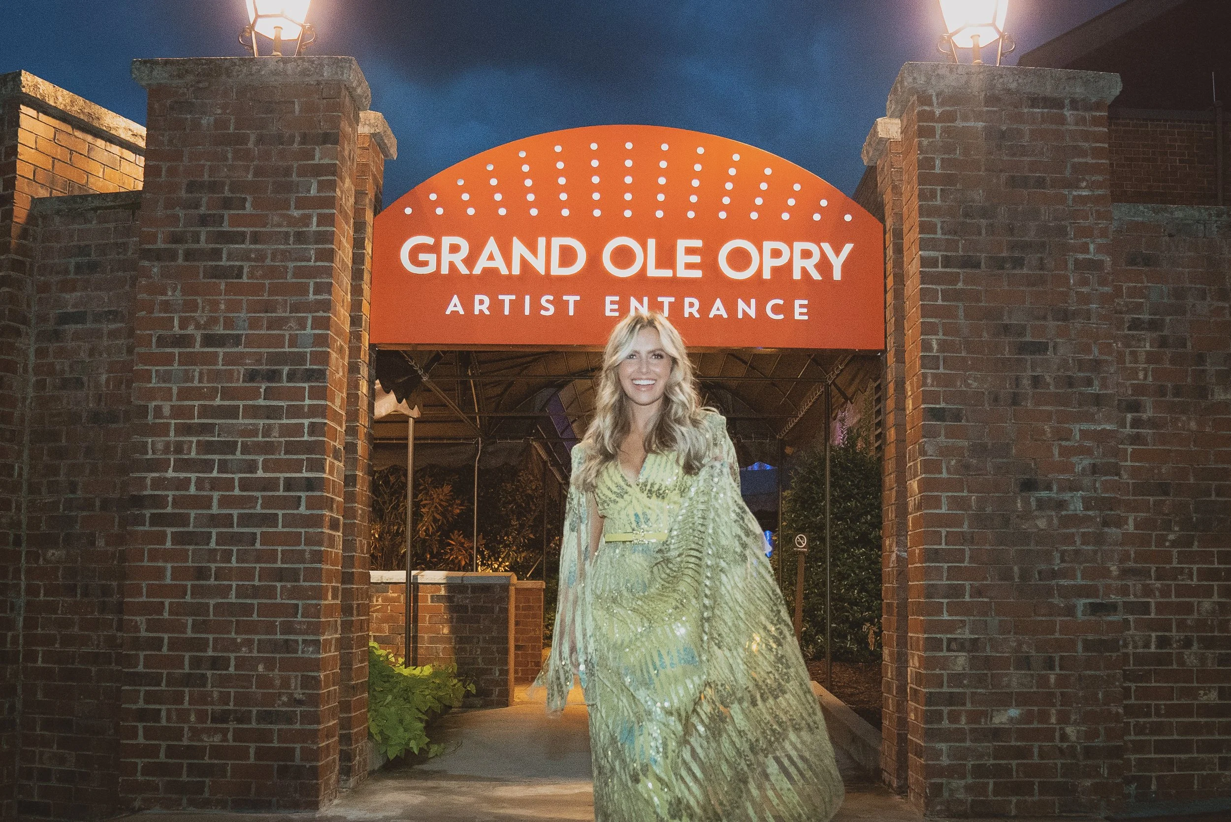 17_CATIE OFFERMAN_OpryDebut_090222_DaniellePiazza.jpg