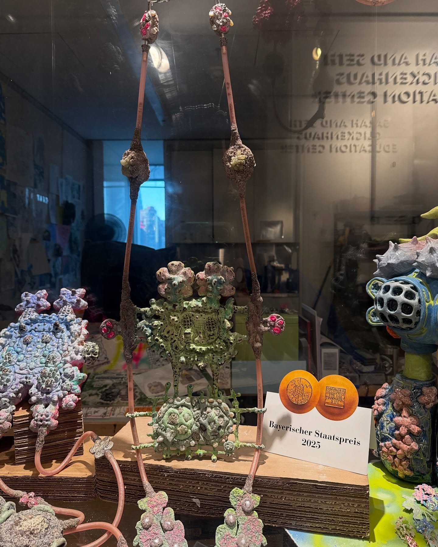 back home from Talente 💖 && too boot with the sweet Bavarian State Prize plaque displayed with the work during @handwerkdesign_muc during @munichjewelleryweek 💖 still so over the moon about the prize and excited this bb is back home with th