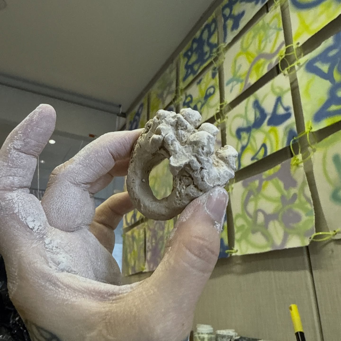 POV: you laid siege to ur enemies castle and made a trophy ring from the rubble 😛

#wearableart #sulobee #sparklefilth #ceramics #contemporaryceramicart #ceramiclife