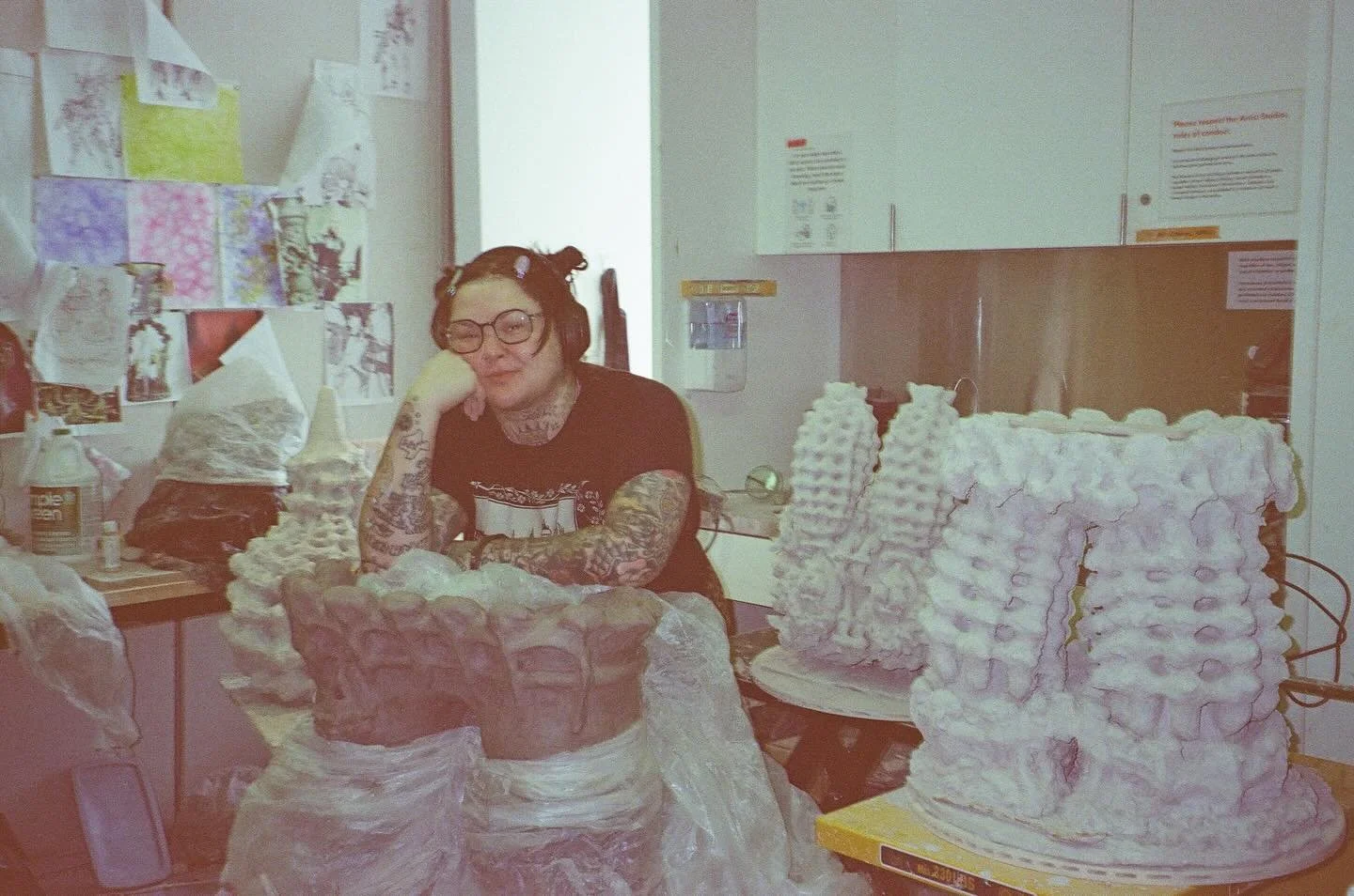 dreamy studio vibes 💖
missing NYC but so happy to be home. i can’t wait to have my studio lookin as busy as it is here 🥺 ugh! my time at @madmuseum was so special and transformative. i miss my cohort so much 💖 thank you to the incredibly d
