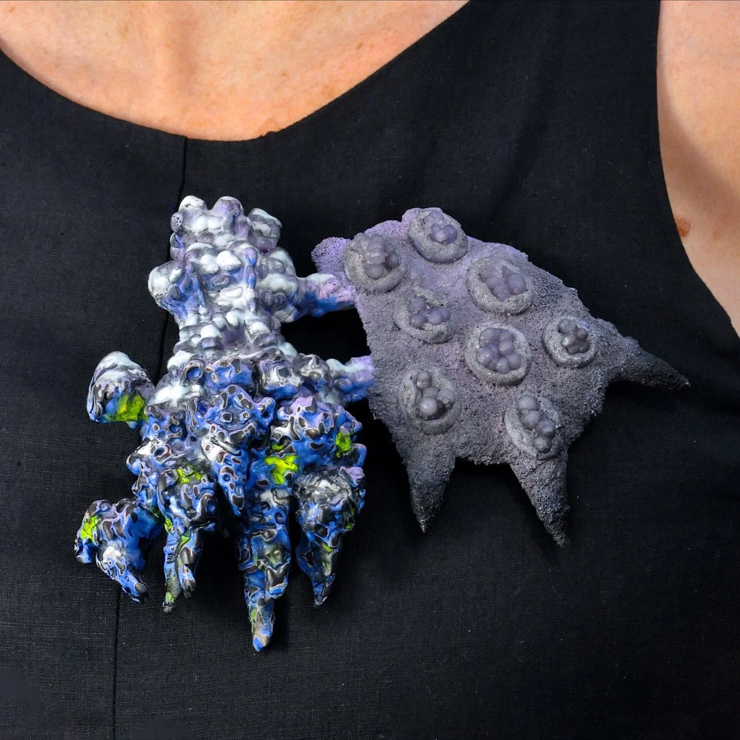 *_G0BLiiNZ__D3LiiT3_*

see this bb 2night @urbanglass_nyc for the WE WANT CAKE! exhibition curated by @amuletbyd_jewelry 

📍647 Fulton Street, BKLYN 11217

6pm!!!!!

@nycjewelryweek #metalsmith #electroformed #electroforming #contemporaryjewels #con