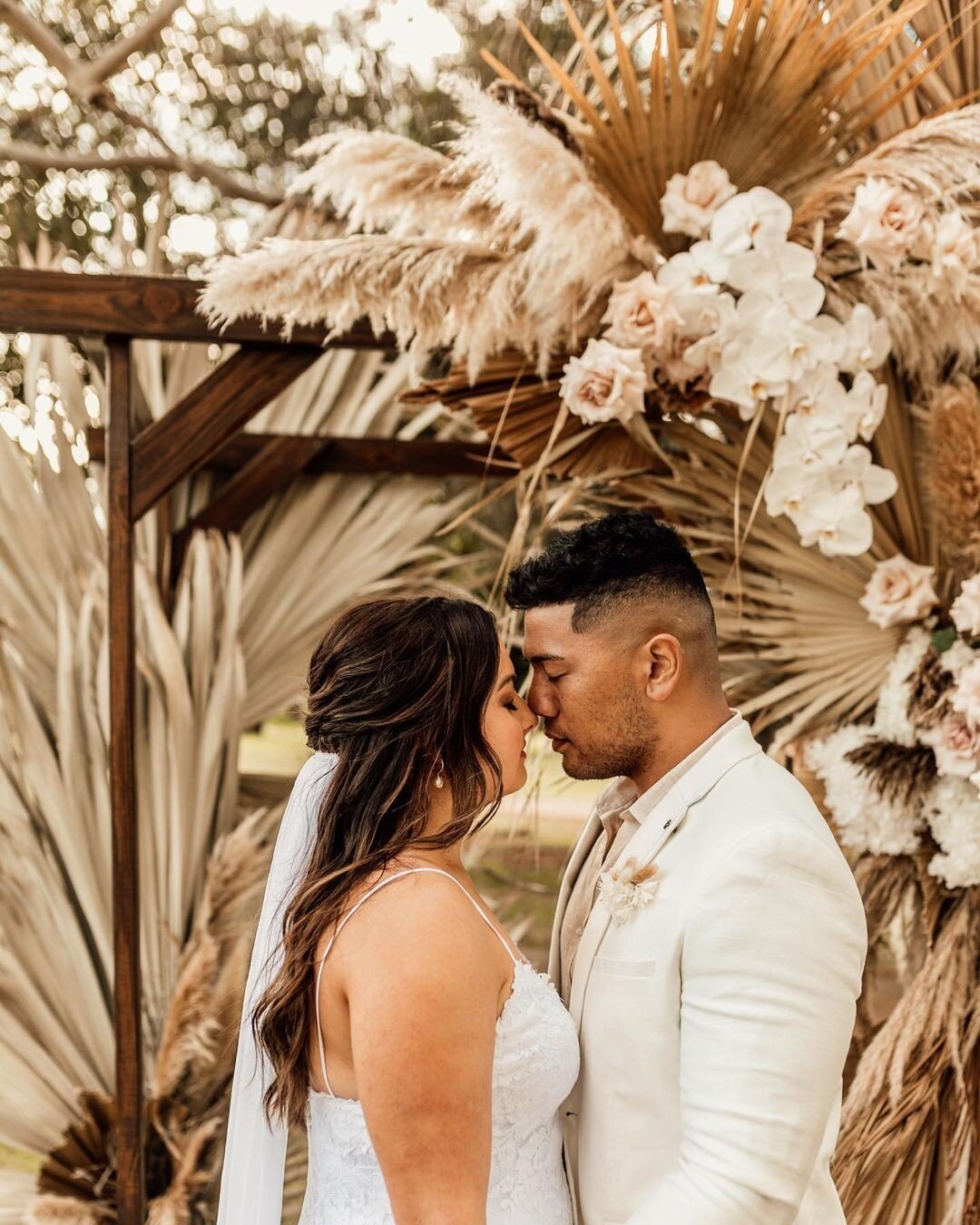 I do 💕💍

📸@fleurandmaephotography
🌿@dawno

#toowoomba #toowoombalife 
 #toowoombalocal #toowoombaliving #toowoombaweddings #toowoombaregion #qldwedding #destinationwedding