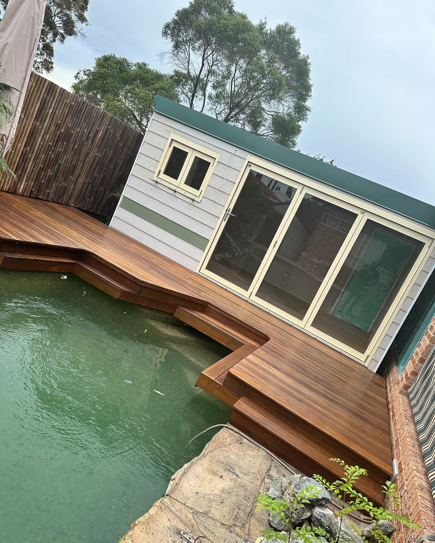 🏝️ Pool house/ outdoor kitchen complete with Australian Hardwood Deck shaped to the pool. Bifold doors and window.

✅Bali Huts, decks, carports, pool houses, granny flats, gazebos, pergolas. 

✅15 Year built to last structural design warranty!
✅25 y