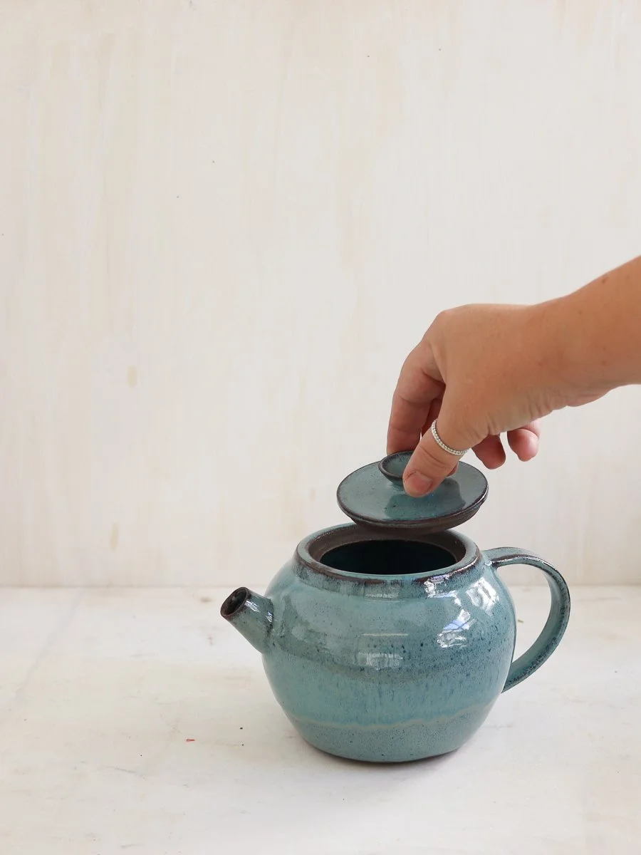 Aigosthena_Tea_Pot_Small-08.jpg