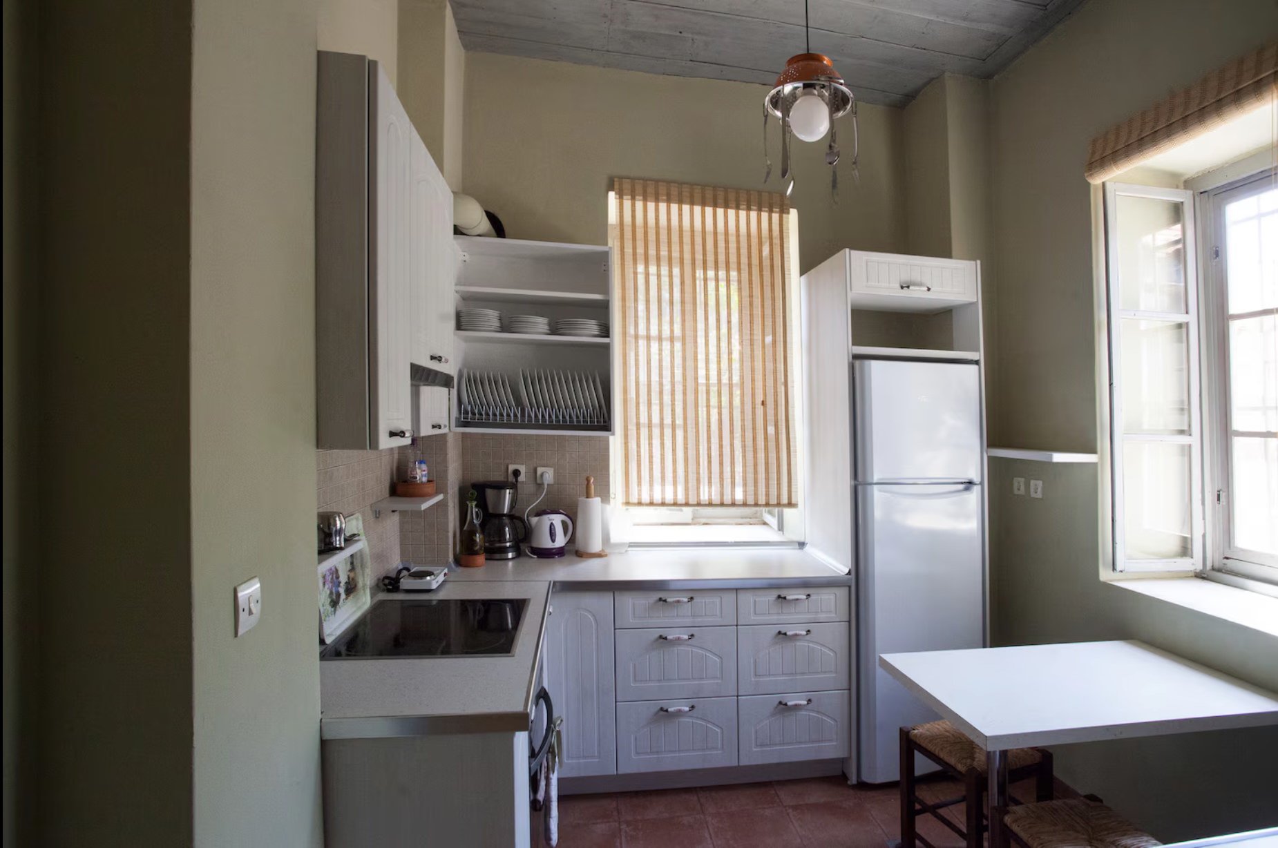 Main House - Kitchen