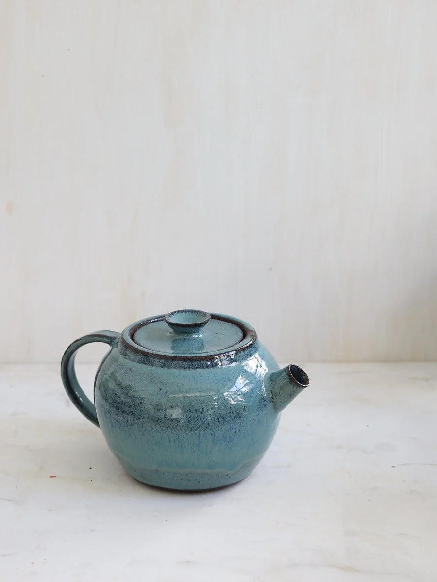 Aigosthena_Tea_Pot_Small-03.jpg