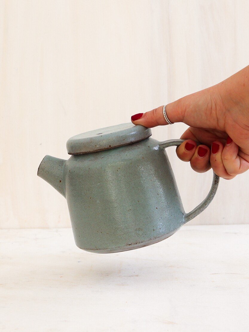 teapot-stoneware-lava-vathia-14-a9ec3b9baa07a8bc1c85a230b34a58b6.jpg