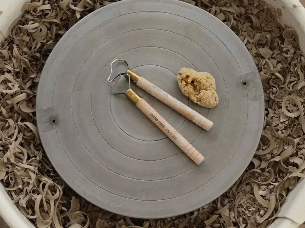 the-mindful-potter-tools-and-trimmings-pottery-wheel-335e49b76d318a9782cf2640b251791f.jpg