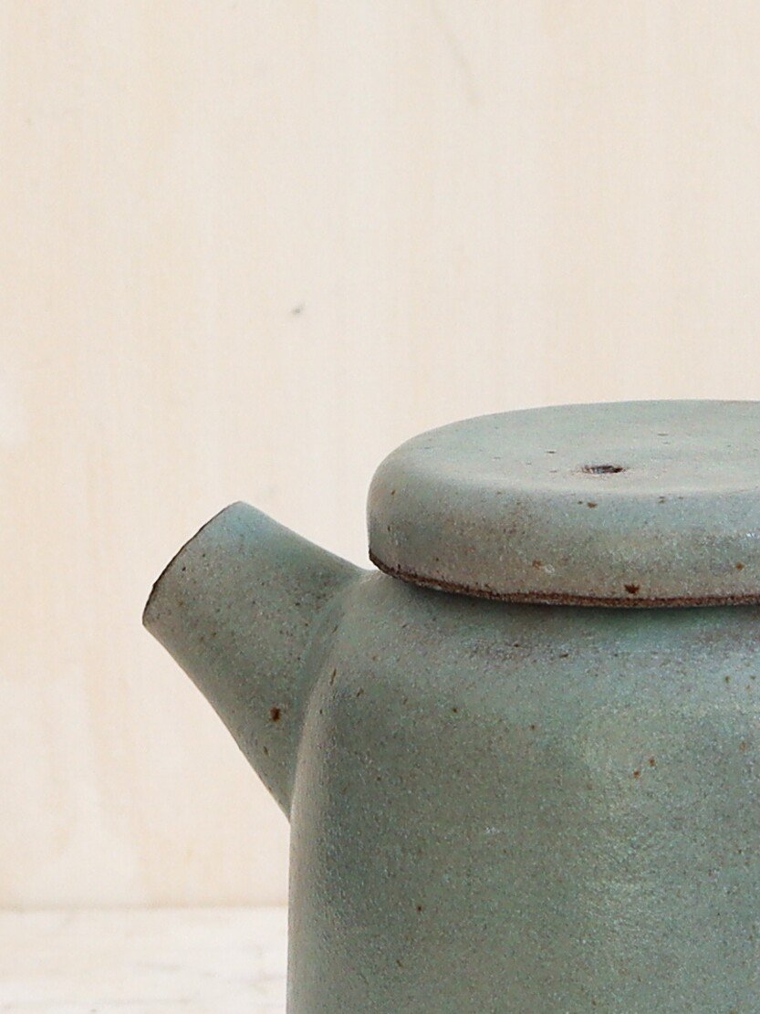 teapot-stoneware-lava-vathia-15-7afa404338892eae5e9891ef82a8d42a.jpg