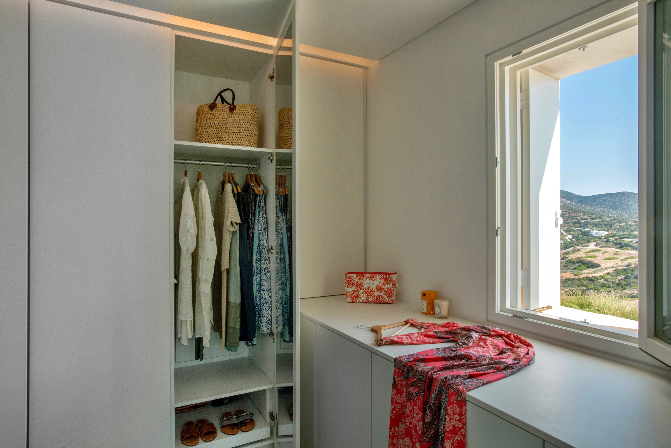 105 CST MB Wardrobe Ladies'.png