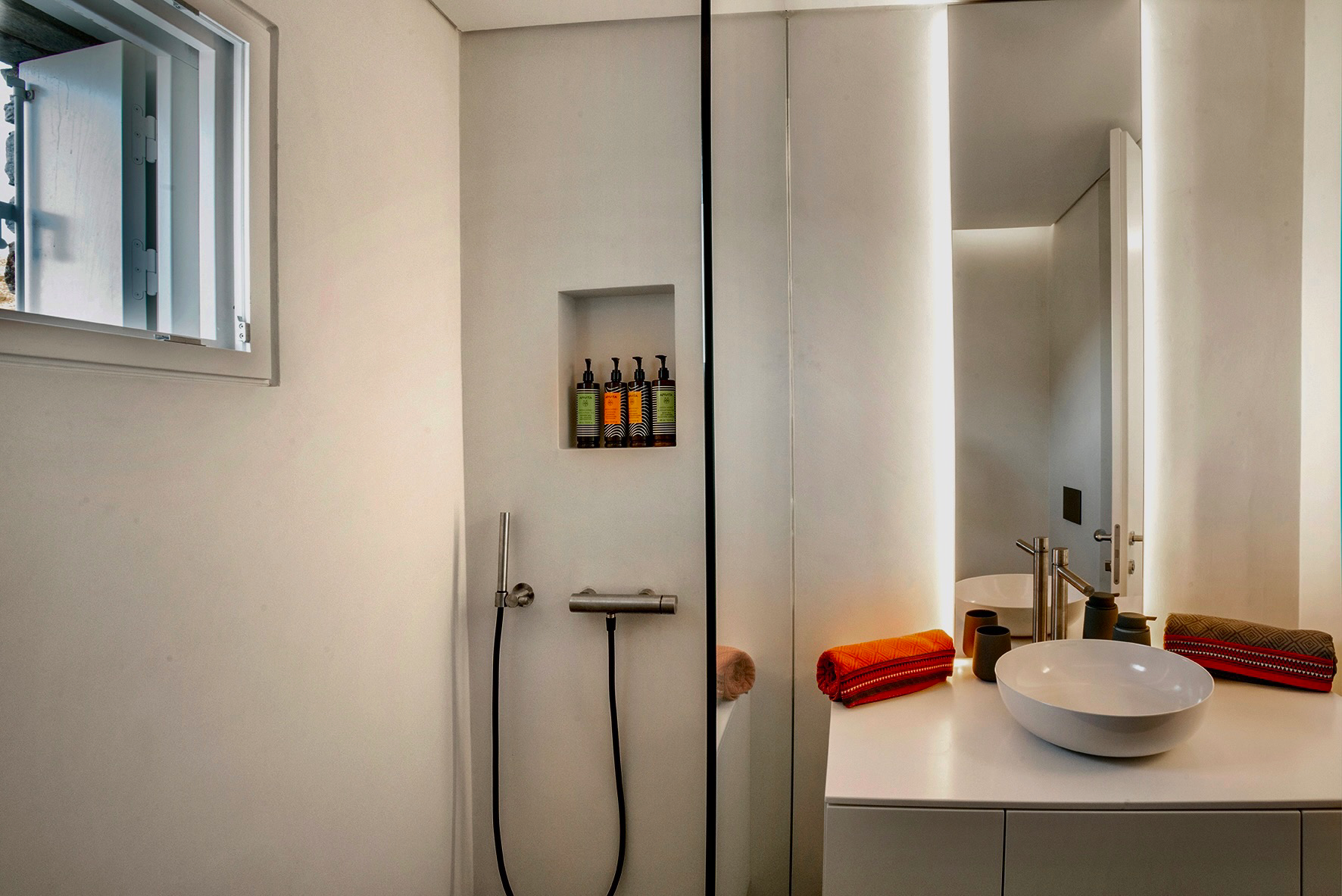 56 CST BUILD 4 BATH7.png