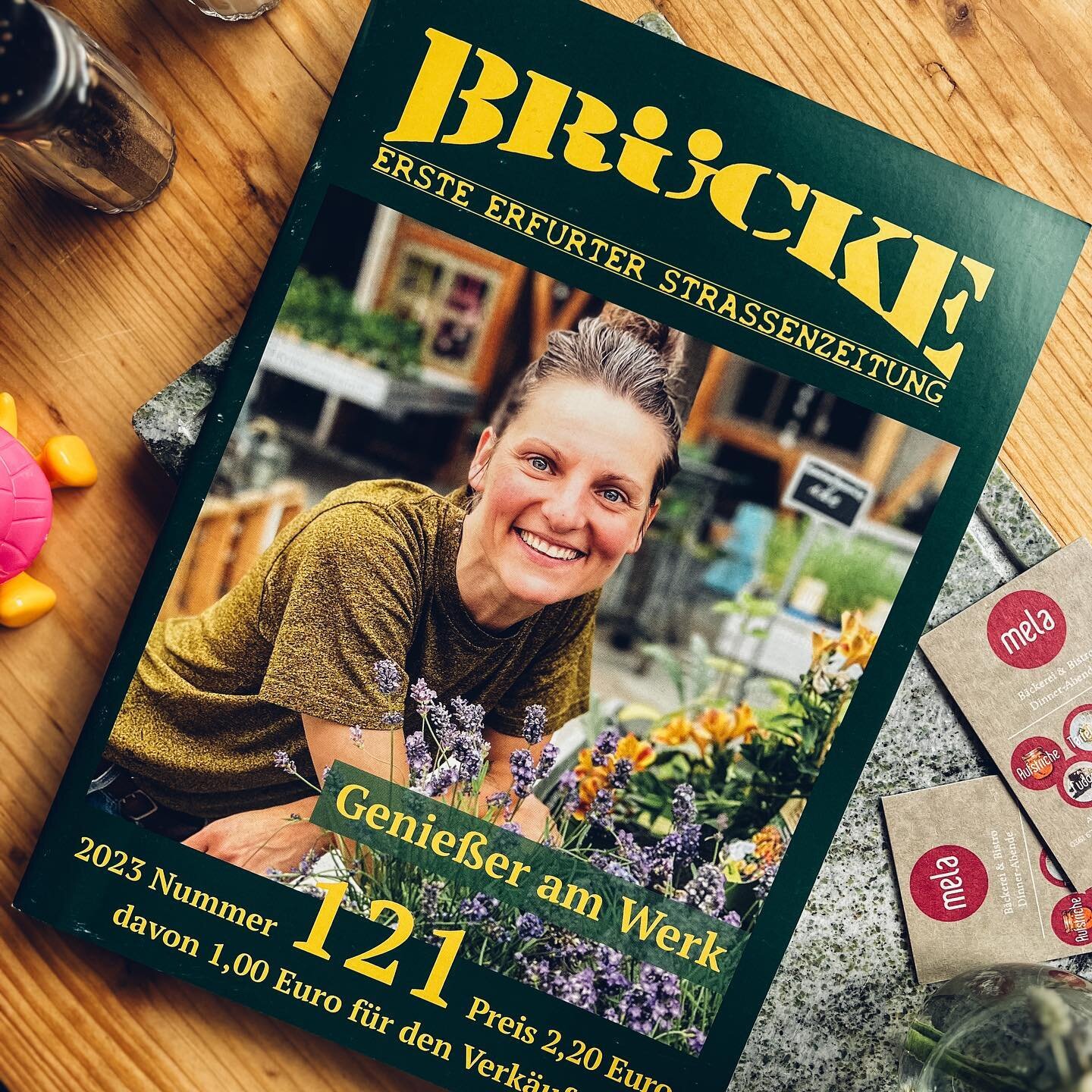 Vielen Dank an die Erfurter Strassenzeitung f&uuml;r die Titelstory. 

Ihr findet den Beitrag von Birgit Vogt in unserem @mela_bistro oder beim Strassenkiosk. Zus&auml;tzlich verschenken wir 10+ Exemplare direkt im @mela_bistro 

#erfurt #br&uuml;cke