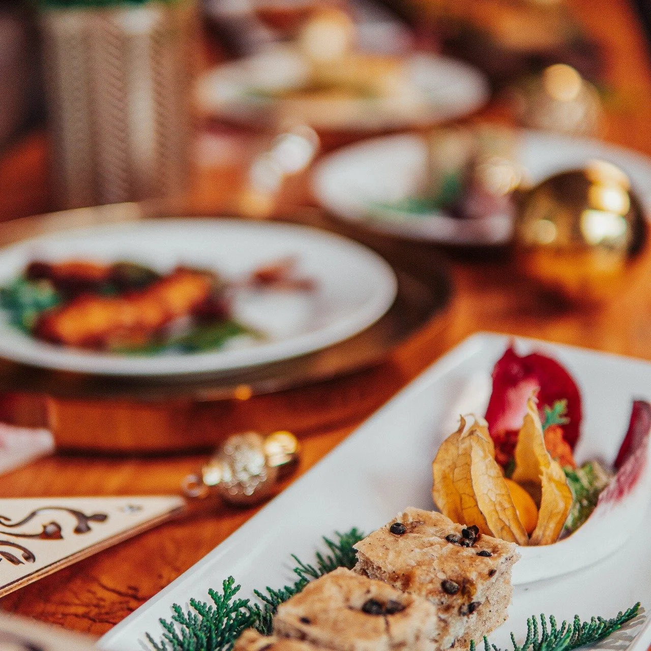 🎉 Zu fr&uuml;h? Niemals!
Der beste Moment, um eure Feier zu planen, ist jetzt &ndash; damit ihr am Ende des Jahres ganz entspannt genie&szlig;en k&ouml;nnt. 🎄✨

Ob mit der Familie oder dem ganzen Team:
Sichert euch schon jetzt euren Platz, um gemei