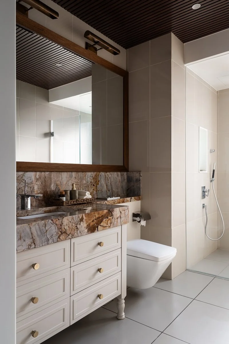 Apt at Embassy Lake Terraces-18.jpg