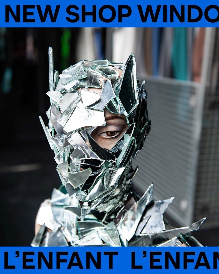 Discover the world of L'enfant's art at Gallery Weekend Berlin, featuring his captivating sculptures made from recycled materials. See his rebellious spirit and unique vision in action at PLATTE Berlin's window display for the 'Hybrid Park' exhibitio