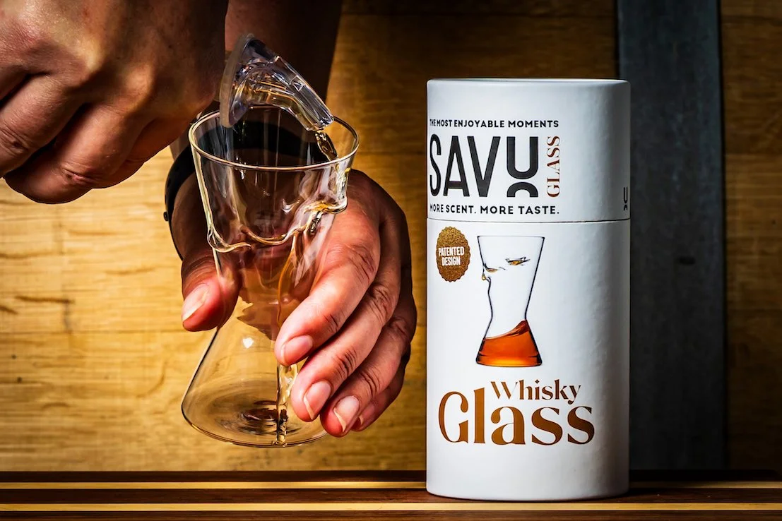 Savu glass whisky pour 3 small.jpeg