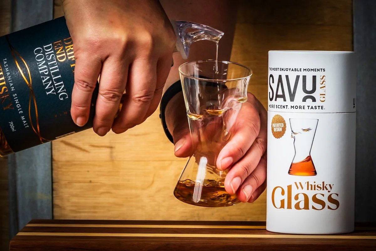 SAVU glass whisky pour small.jpeg