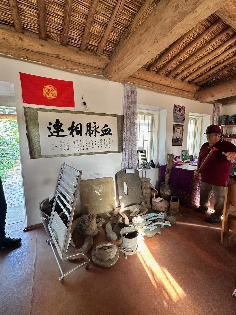  Upon entering I encountered this beautiful work of Chinese calligraphy. Google Translate tells me that that it says “Connected Blood”, so I’m assuming this has something to do with lineage and heritage - but I have a feeling my family or family frie