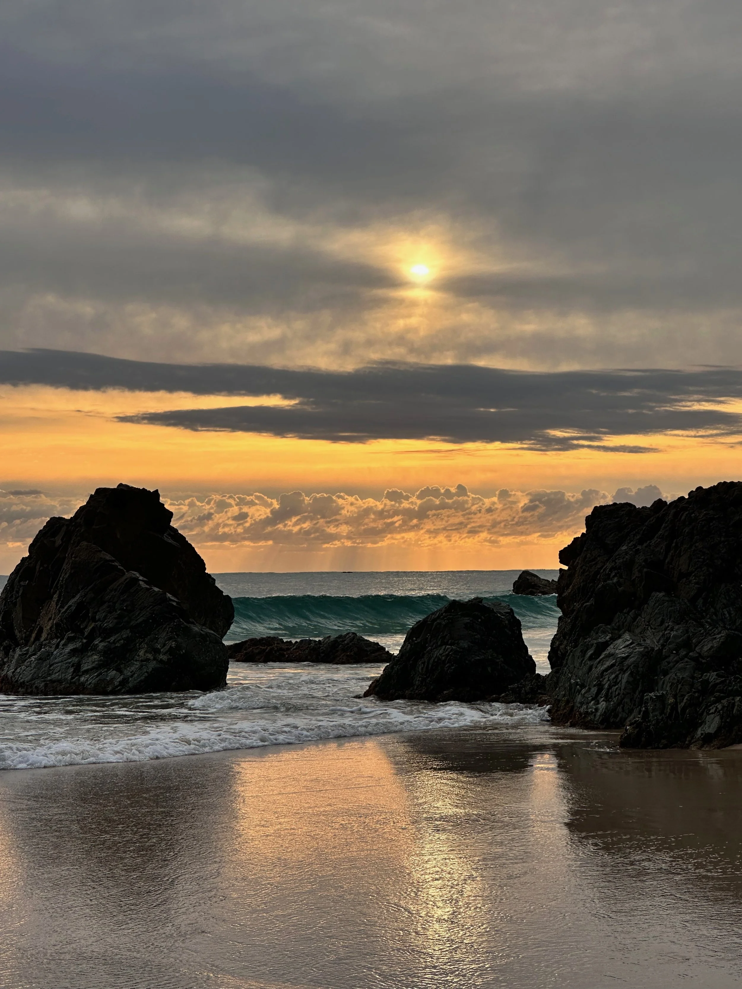  Sunrise between the rocks 