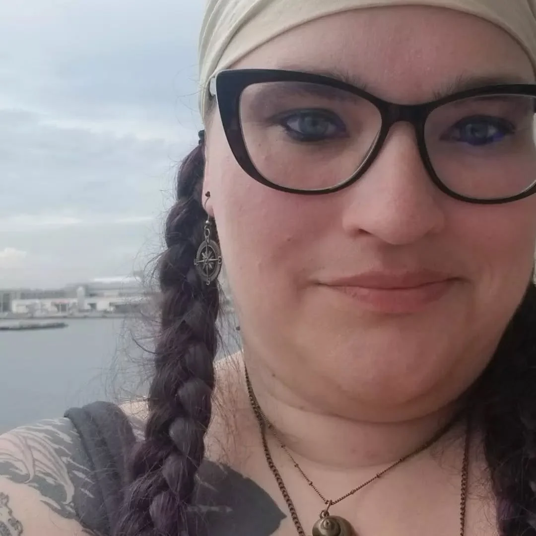 Well it happened, this captain went and got herself on a boat. Open ocean, sandy beaches, wait... why tf is it so humid? Who turned on the sky sauna??