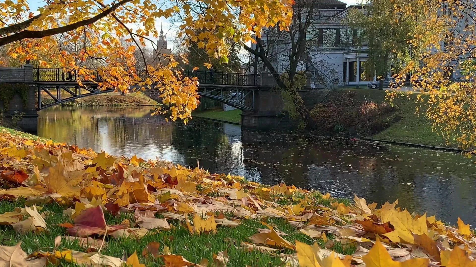 nuera-autumn-park-poster.jpg