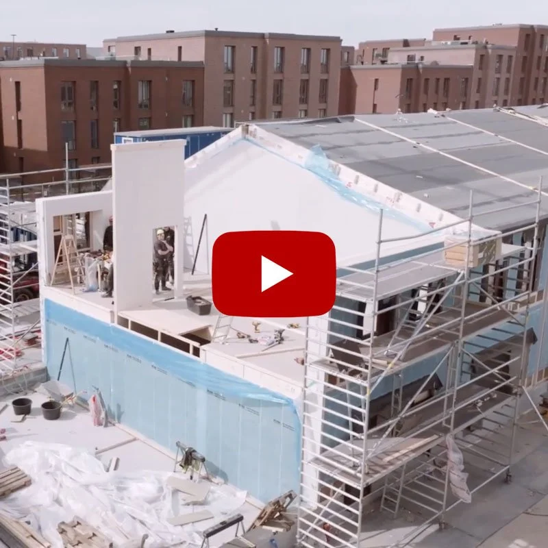 Se video fra byggepladsen