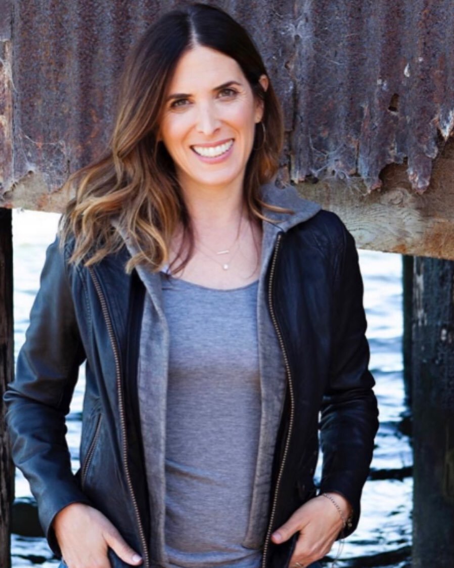 *New* Happy Hour Flow with Hillary Skibell

Hillary&rsquo;s classes offer a strong and dynamic practice embraced with heart 🤍 and spirit ✨. She draws on the alchemy of movement, music 🎶 and meditative pause to create a healing and transformational 