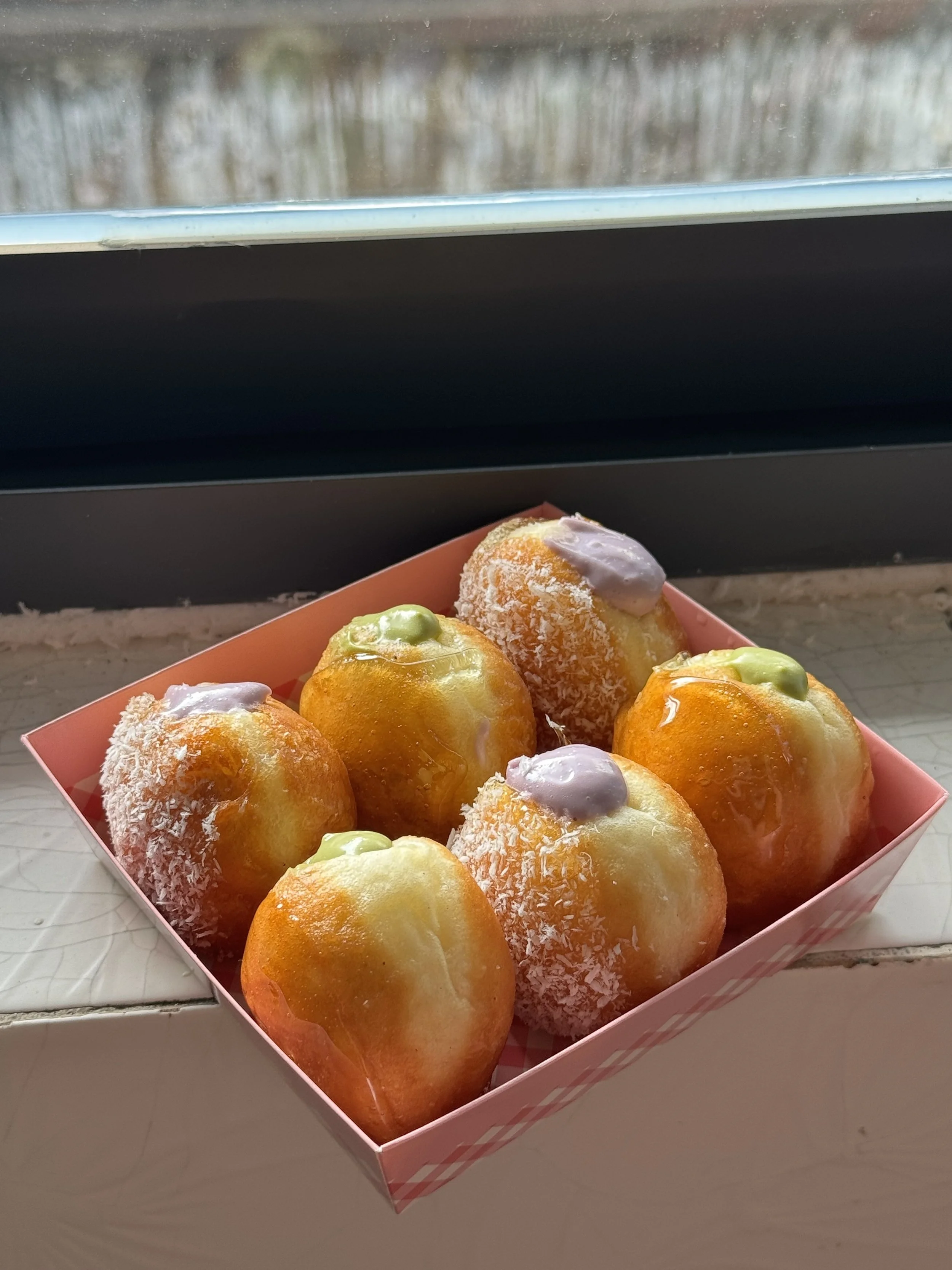 Bánh Bi Mix (Matcha & Khoai môn)  (69,000)