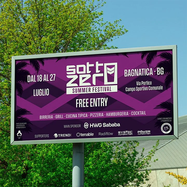 Pannello pubblicitario del Sottozero Summer Festival a Bagnatica, BG, che si svolge dal 18 al 27 luglio, con ingresso gratuito. L'evento include birreria, grill, cucina tipica, pizzeria, hamburgeria e cocktail.