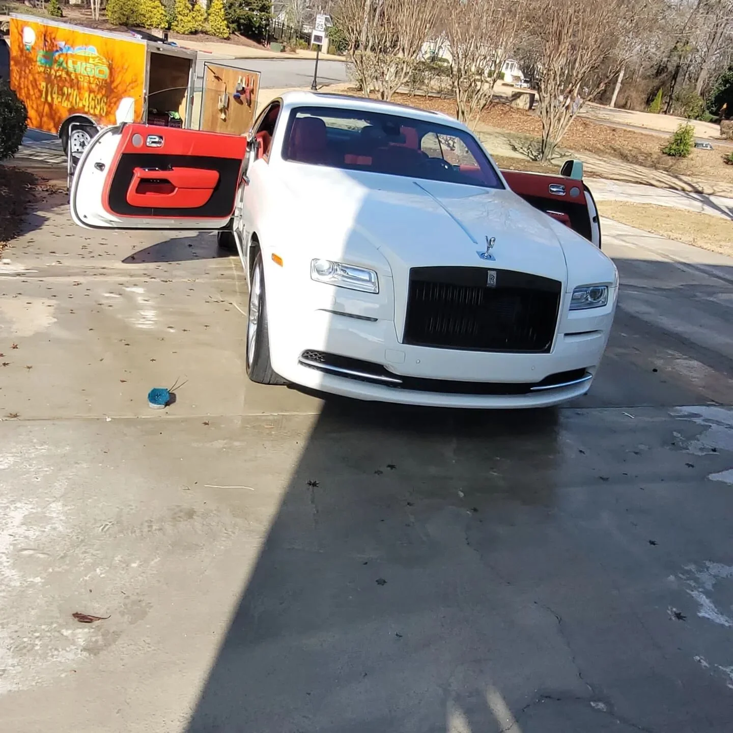 The rolls and the Gmc💯 #daygowraps #keepitshining #daygowrapsndetail.com