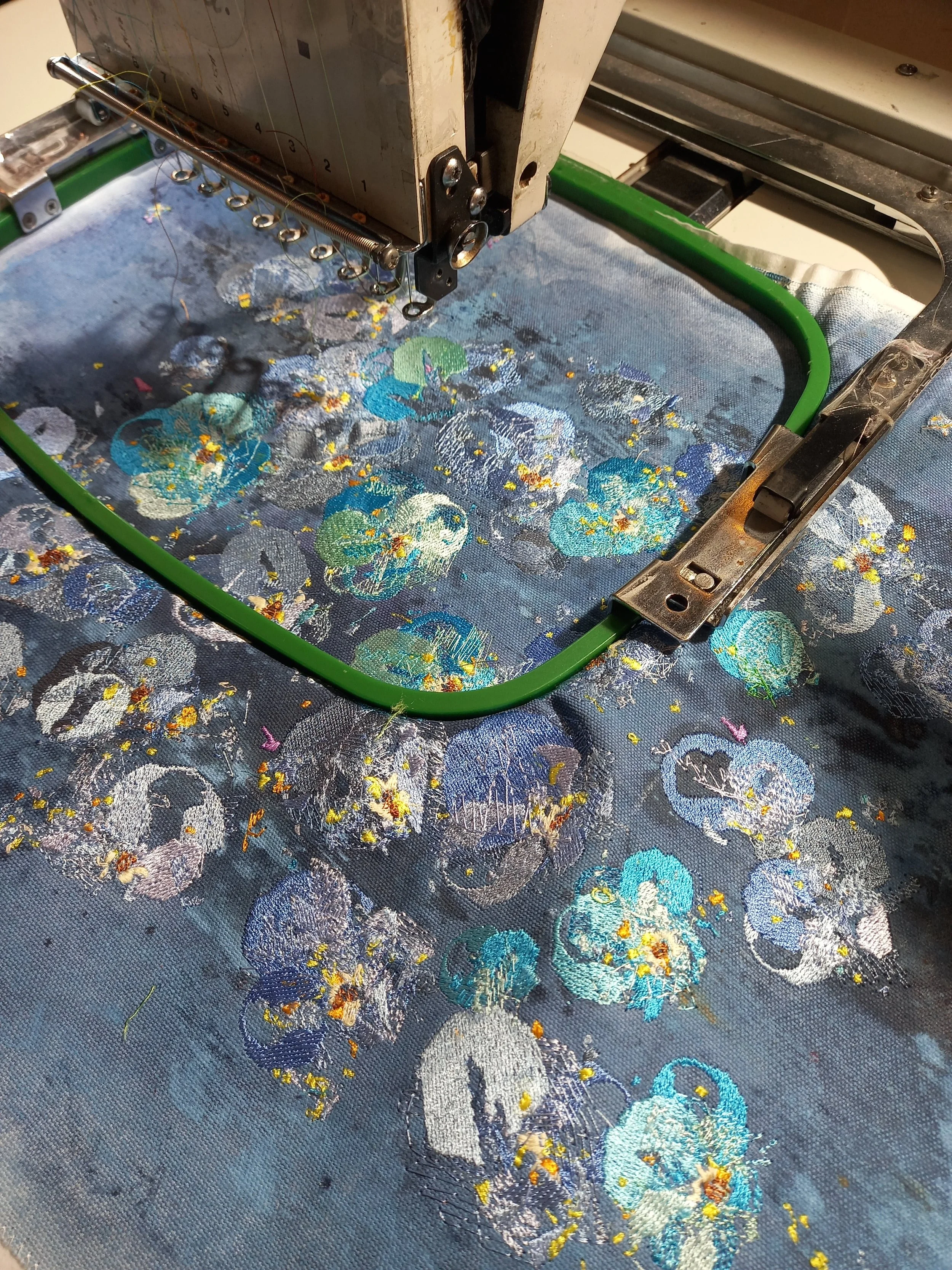 adding a little more green into "Whirlwind" 
Grey -  blue -  turquoise -  green  