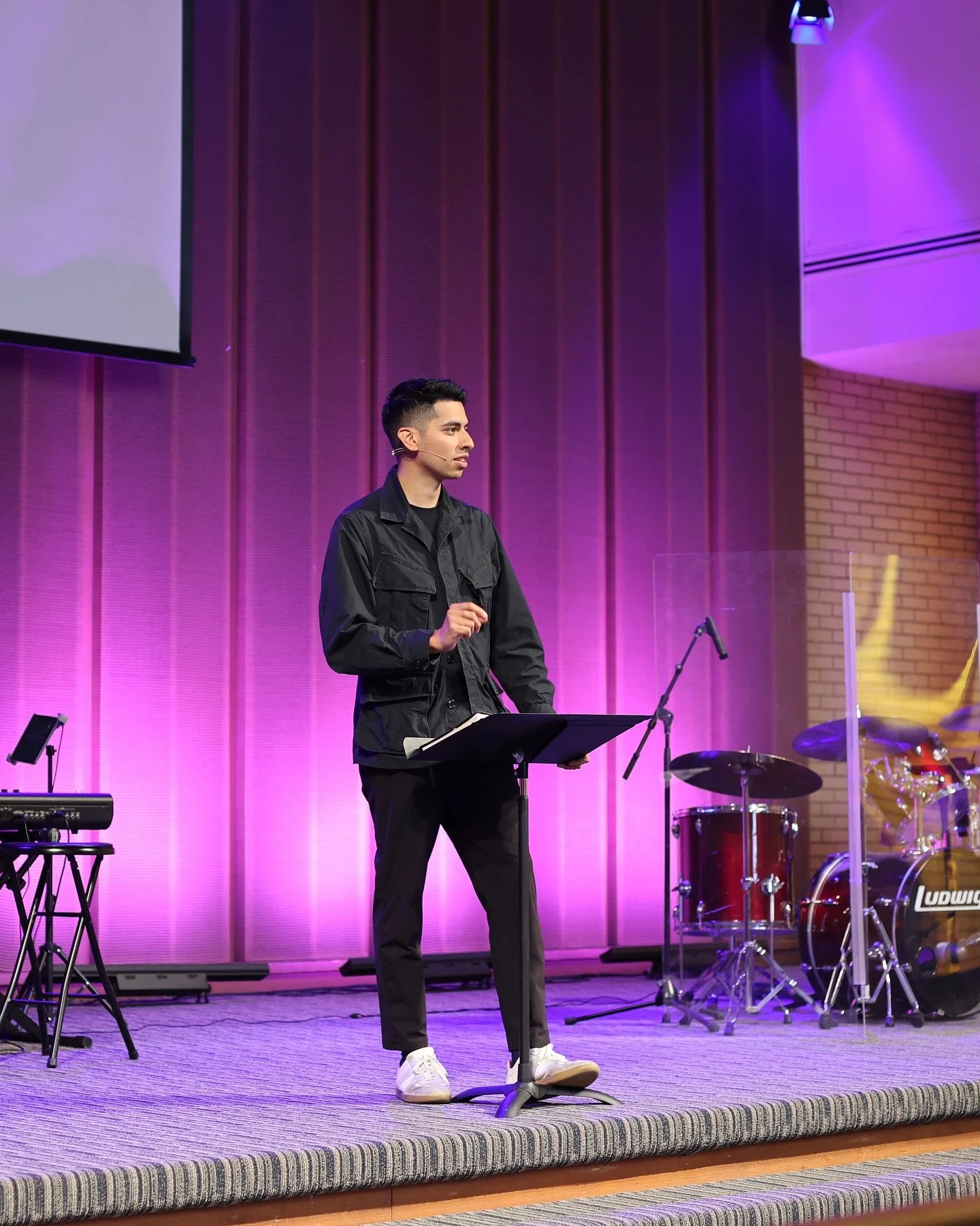 Tomorrow&rsquo;s a great day to come to church as we start a new sermon series, &ldquo;Songs of Advent&rdquo; 🙌

10:00am &mdash; Bible Study 
10:30am &mdash; Teens Class 
11:30am &mdash; Worship Gathering
1:00pm &mdash; All Church Lunch