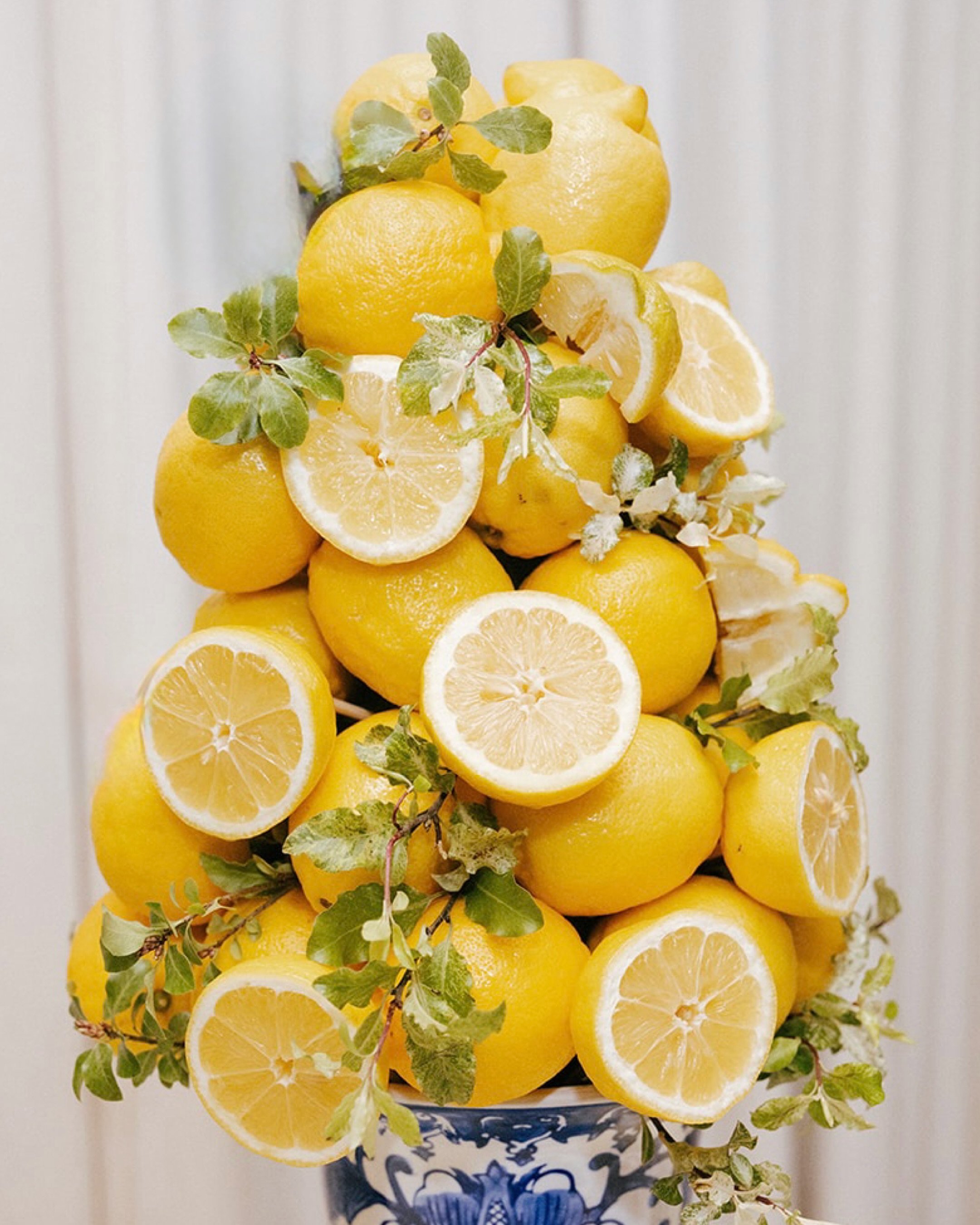 Alternative centerpieces and fruit-forward styling are definitely having a moment. 🍋✨

My vision for this 12-foot dessert table was for it to feel full, yet still have room to breathe. Organic, layered, and effortless. 

Last slide: mock setup/prepa
