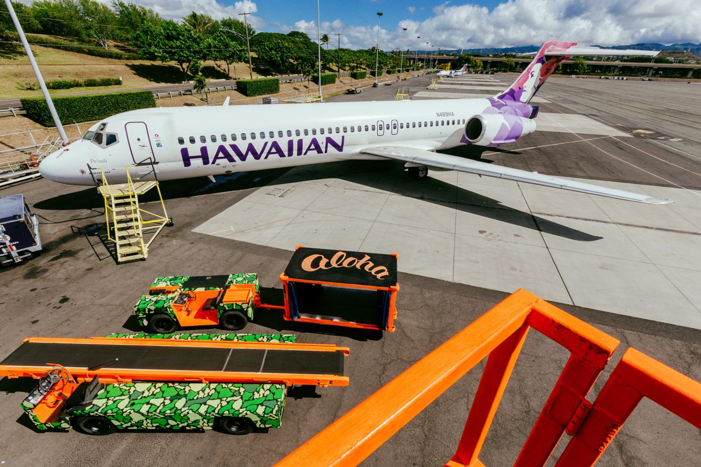 pow-wow-fitted-hawaiian-airlines-ground-service-vehicle-project-01-1.jpg