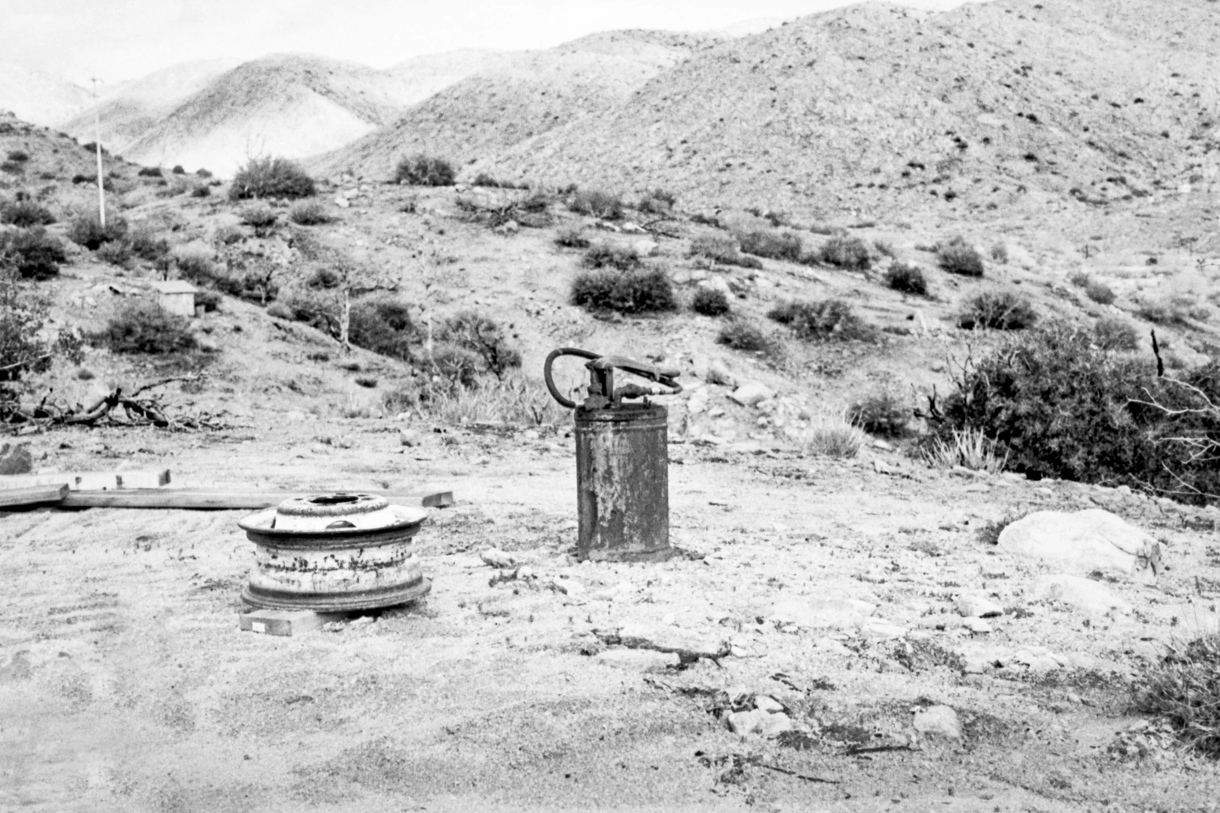 Crawler Oil Can_4.jpg