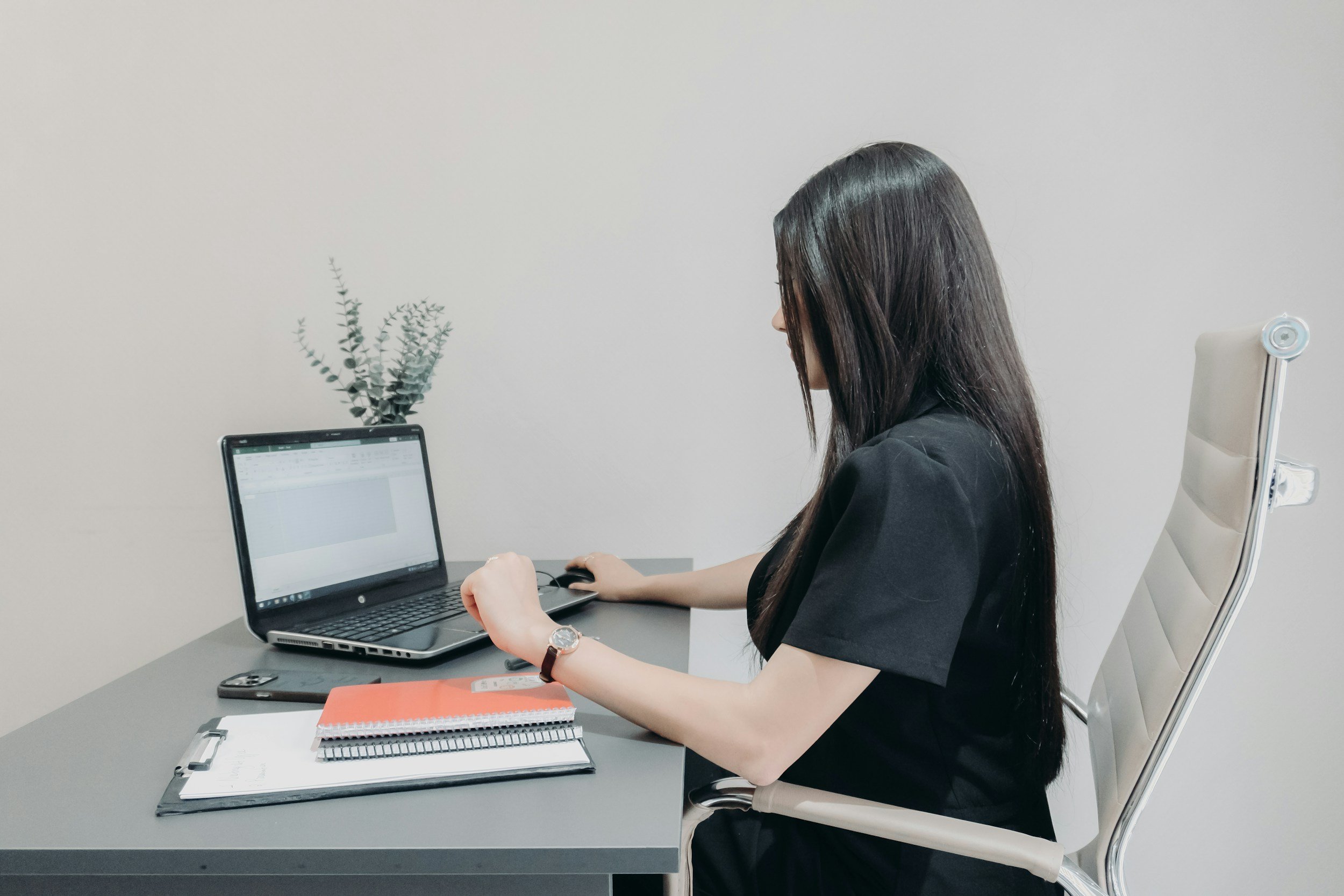 Why Does My Neck Hurt After a Day at My Desk? North Perth &amp; Leederville Chiropractor Explains