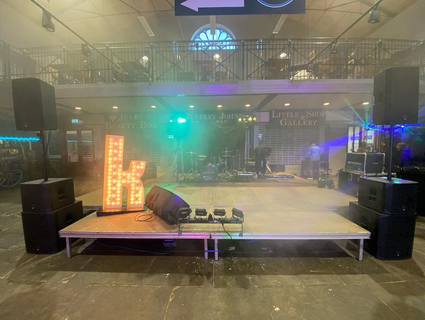 Providing a 3 piece band for @ultimatekillersband at Scarborough Indoor Market 👊🏼

#liveband #live #livemusic #houseband #touring #drummer #bassist #guitairst #musicians #agent #uk #europe #worldwide #pureentertainmentgroup #puremuso #service #ente