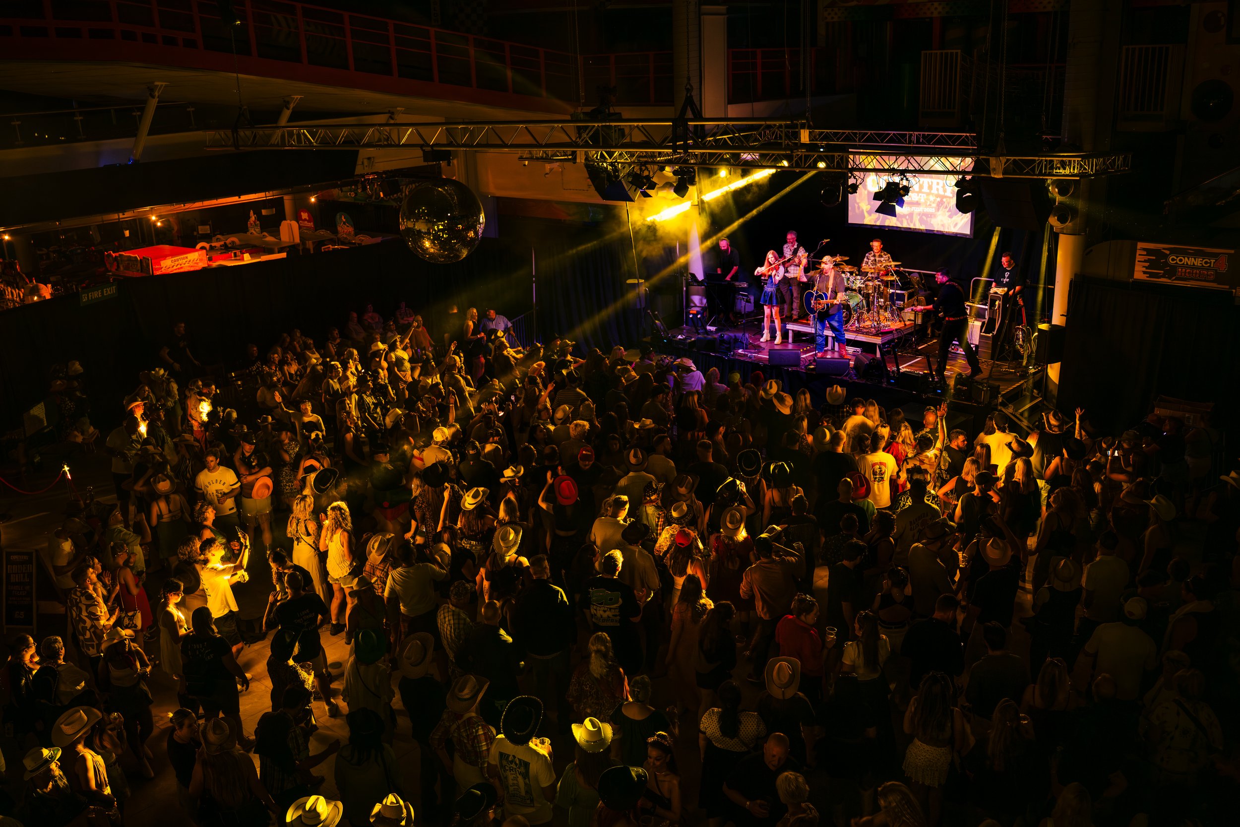 Crowd .jpg