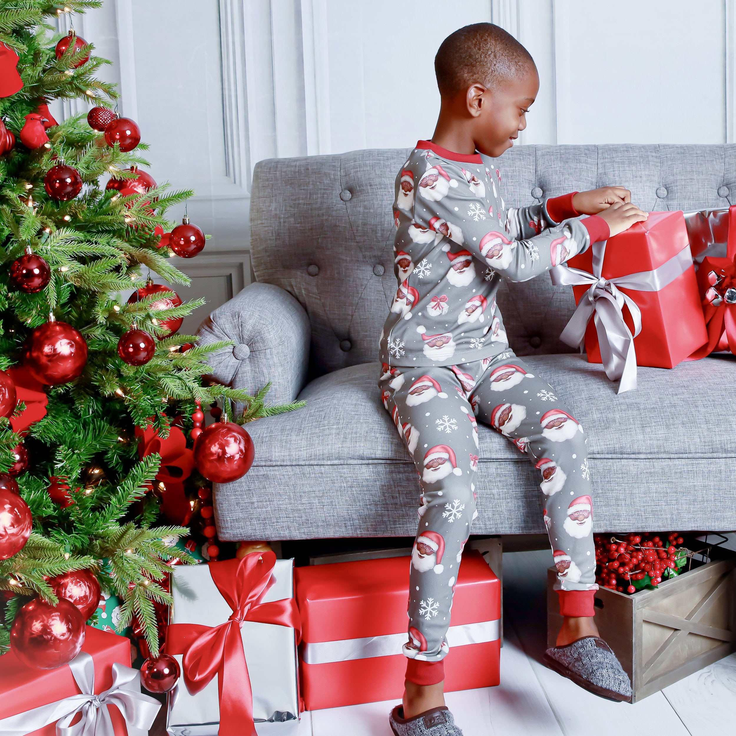 Family Matching Christmas Pajamas – Cozy Nursery