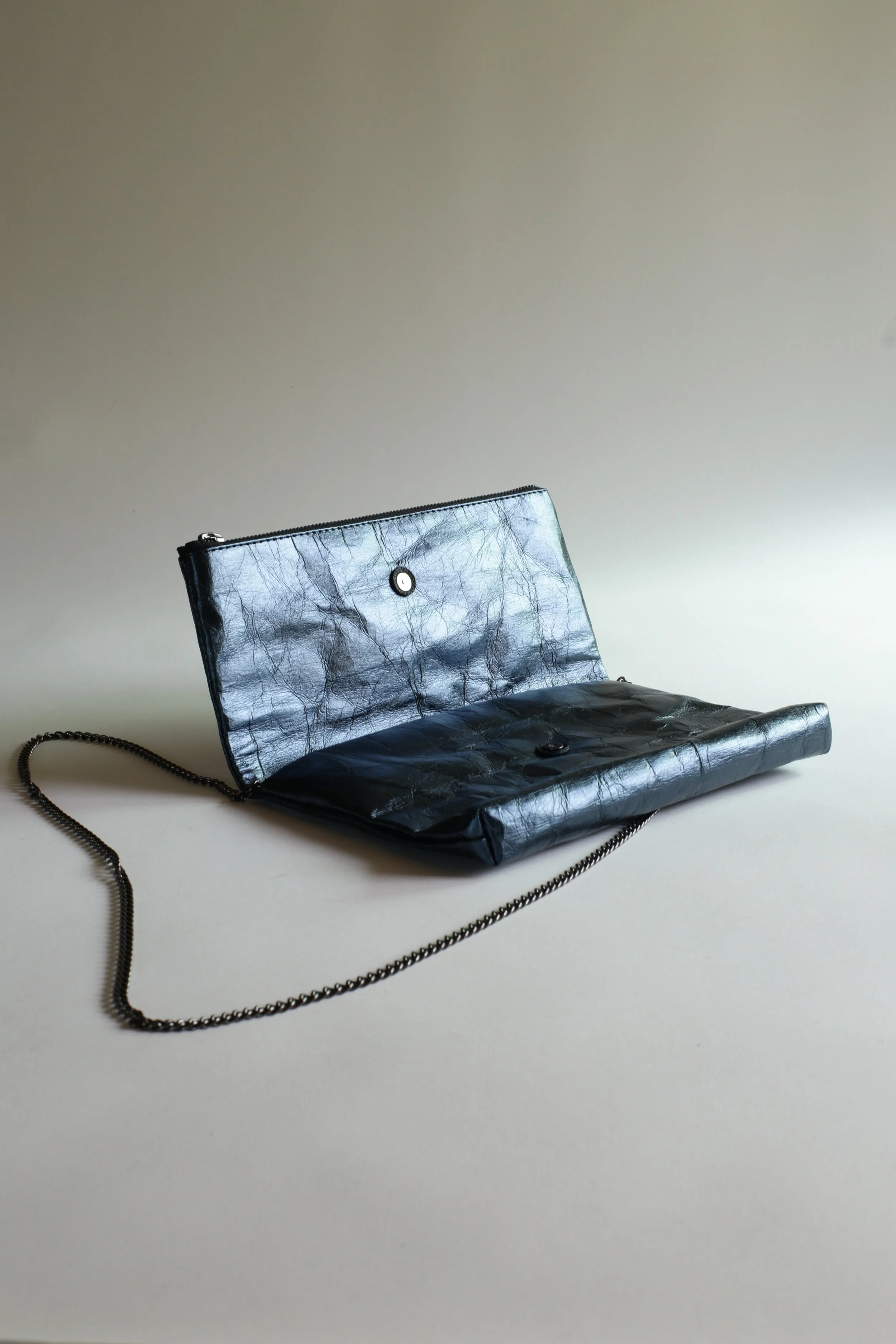 Folded Clutch　クラッチバッグ　メタリックブルー