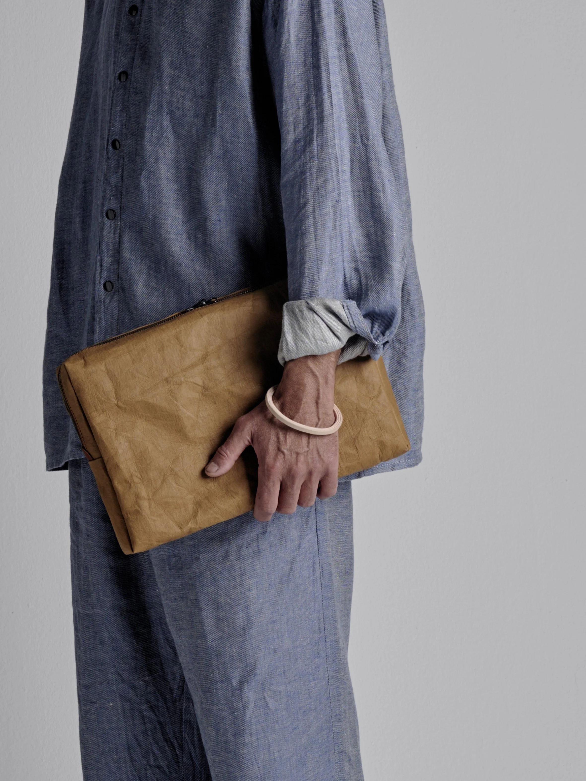 large / tabak