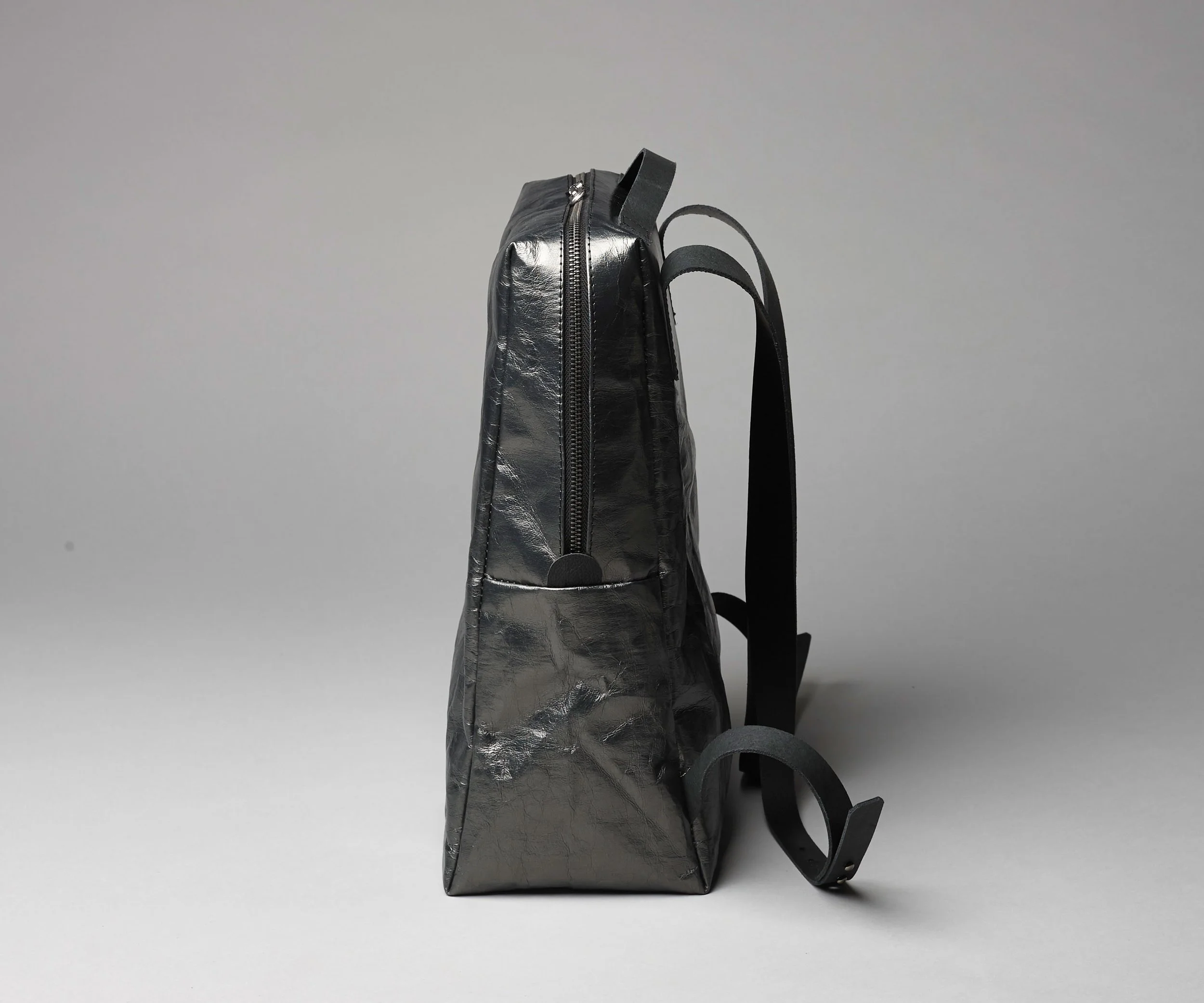 BACK PACK 　バックパック　メタリックグレー
