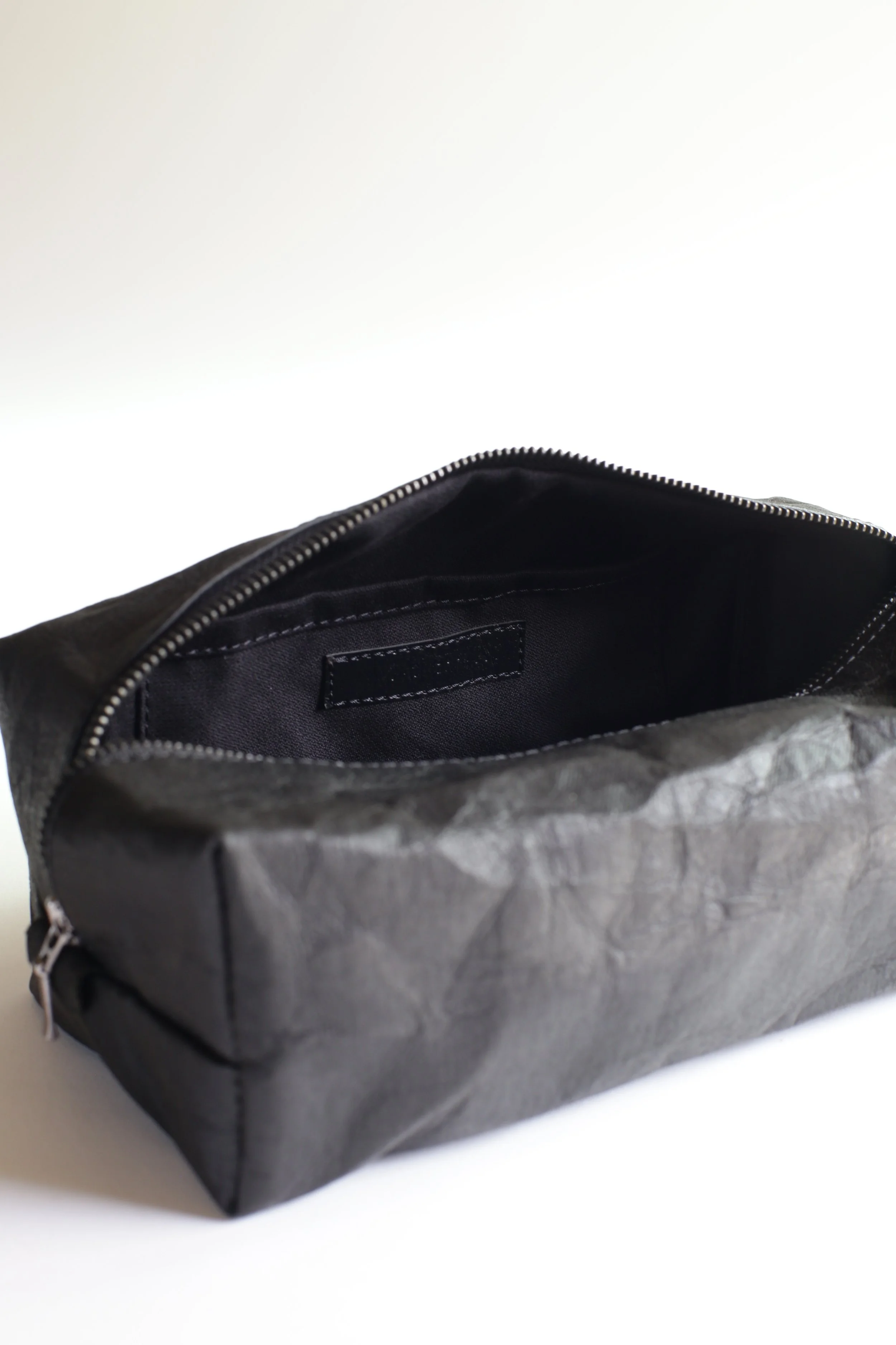 TRAVEL KIT　トラベルキット　メタリックブラック