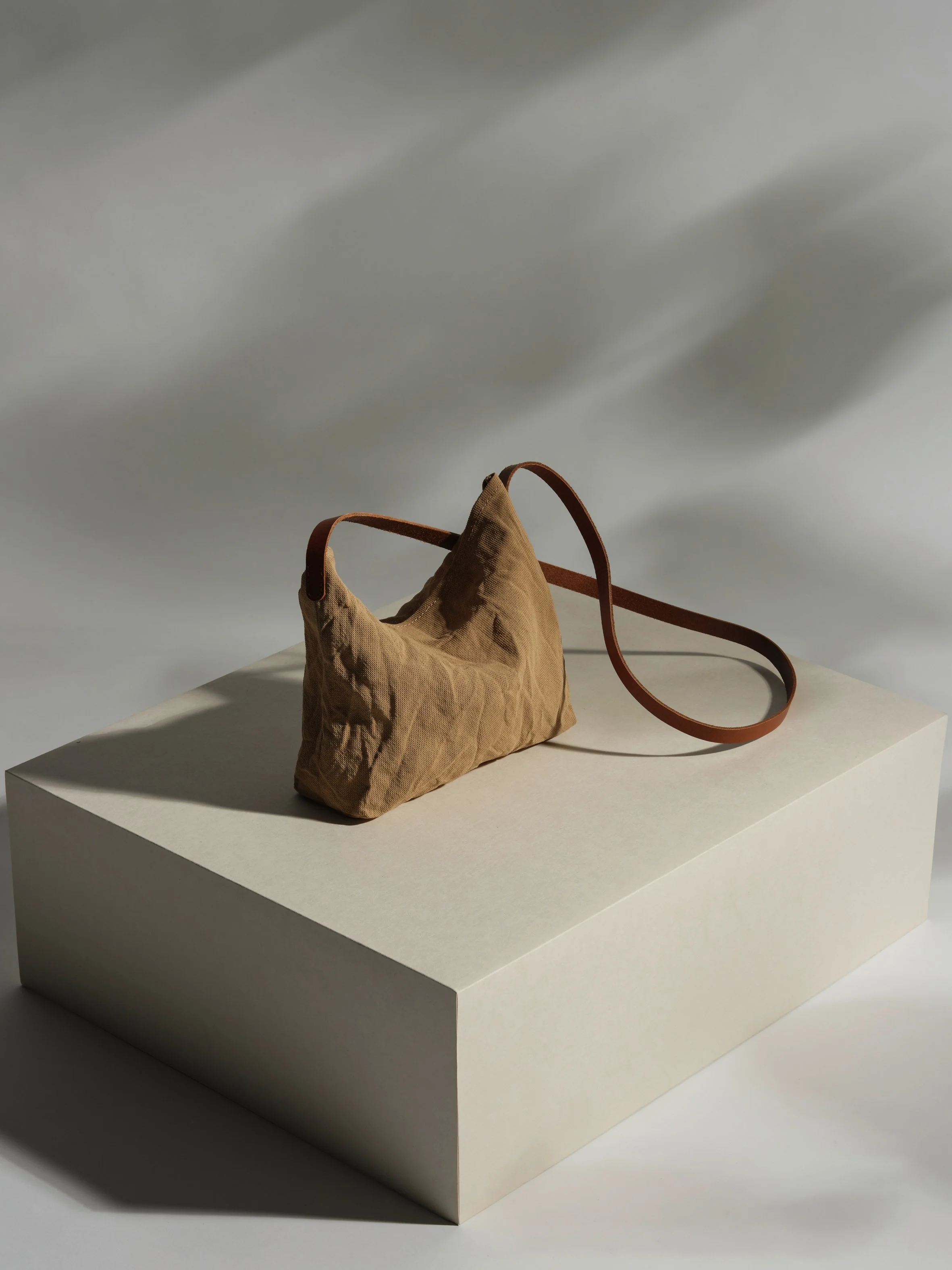 BOLSA Panama Paper Shoulder Bag