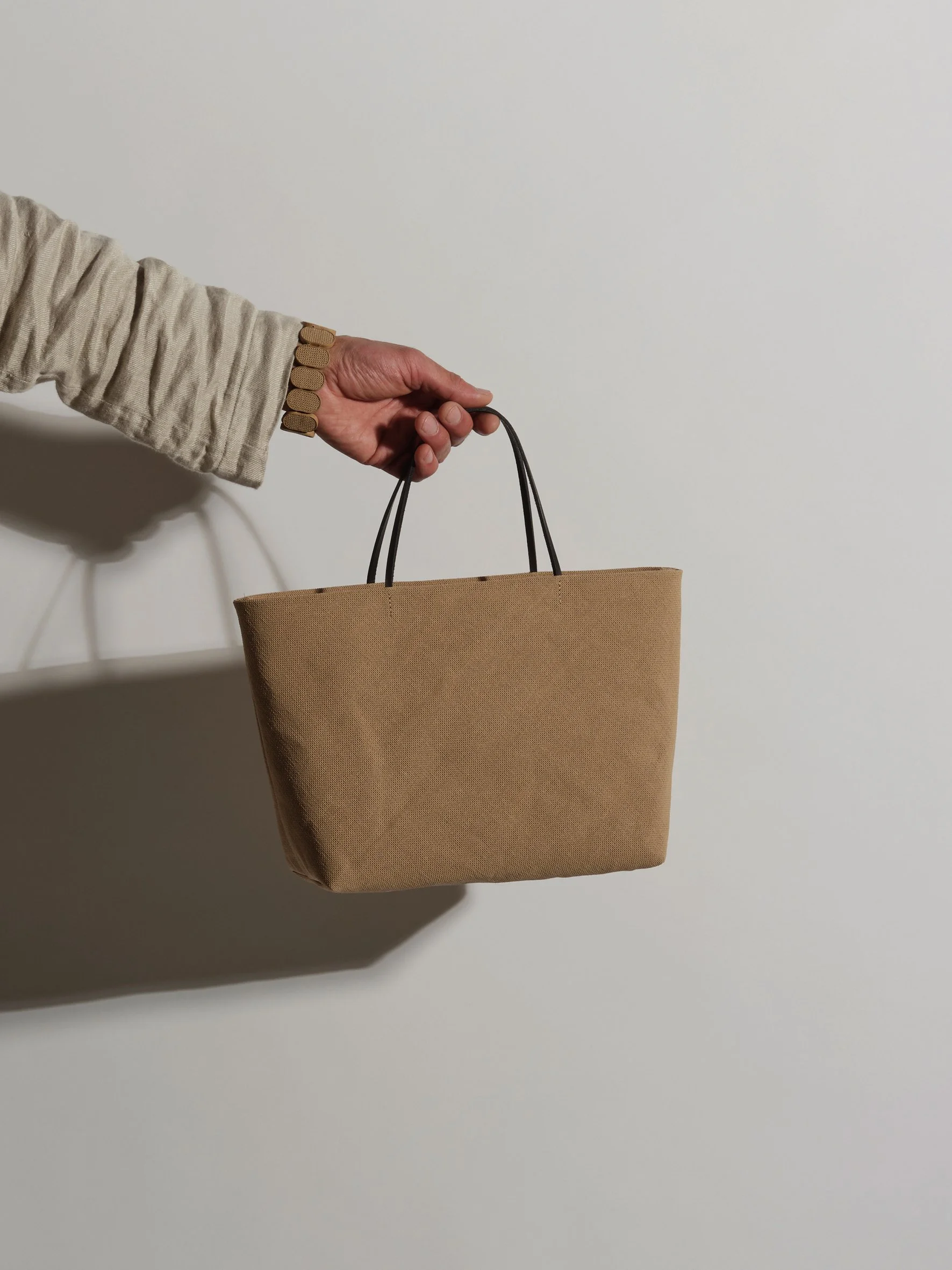 AMIGO Panama Paper Round Handbag