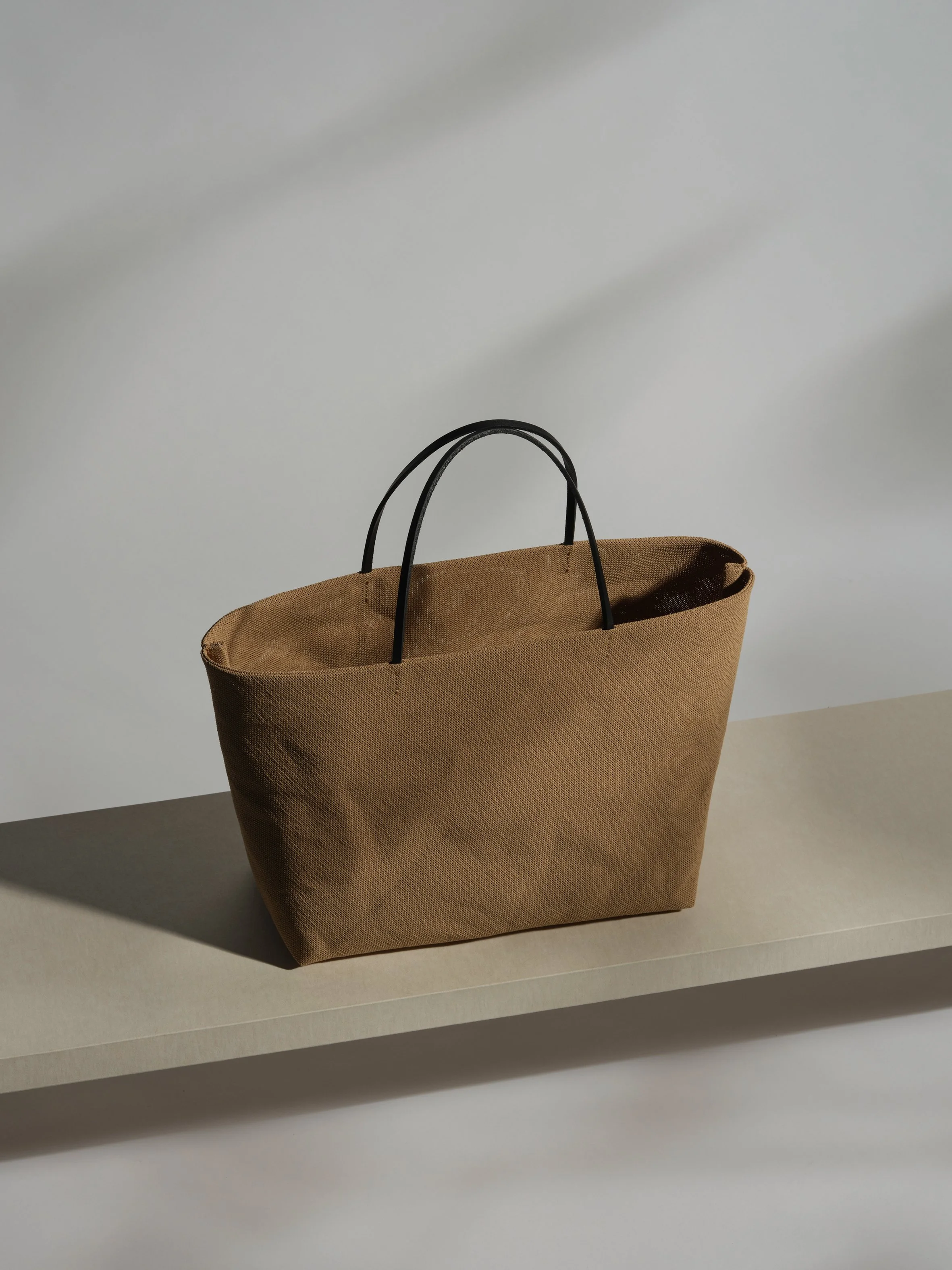 AMIGO Panama Paper Round Handbag