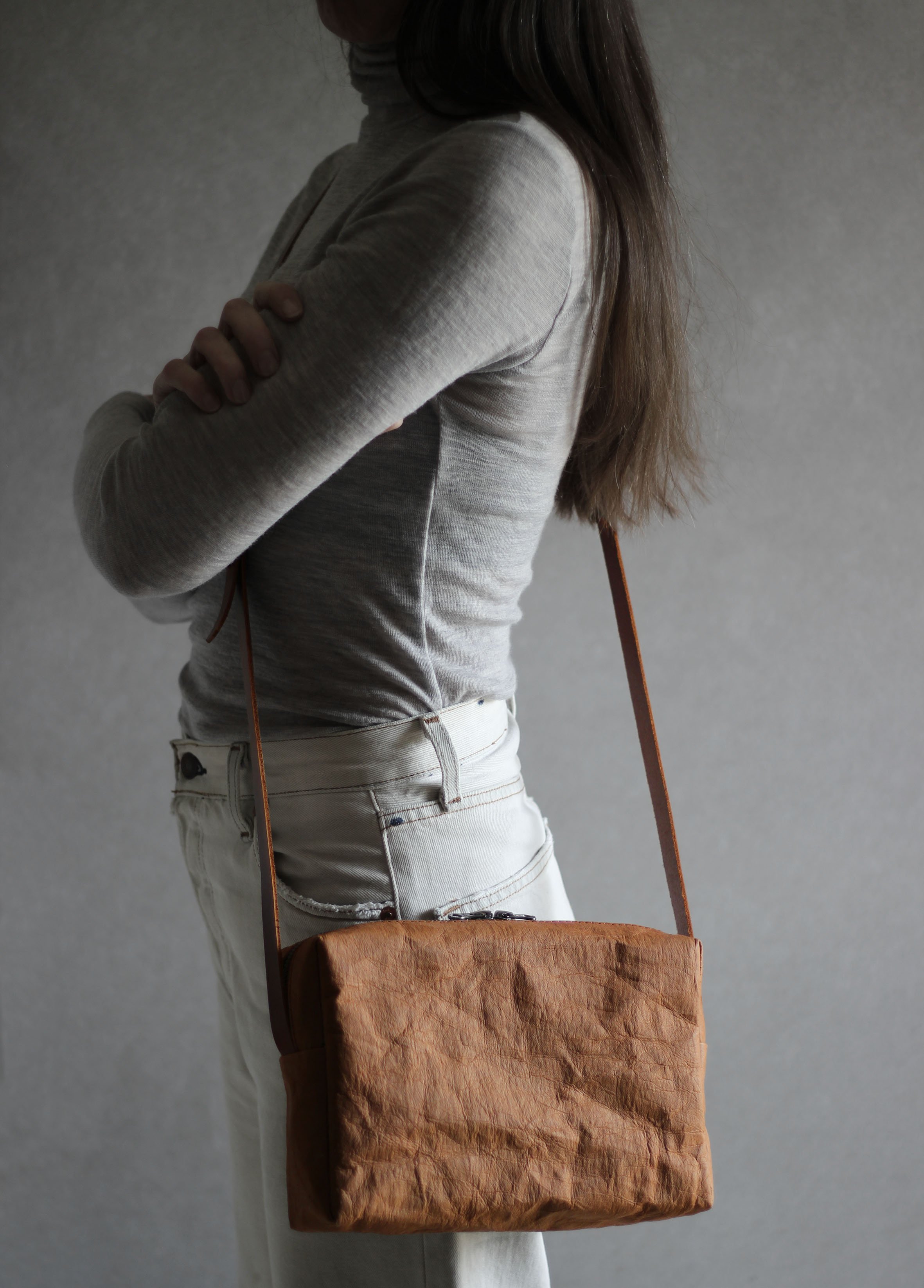 EDITOR Plant Dyed Paper Shoulder Bag