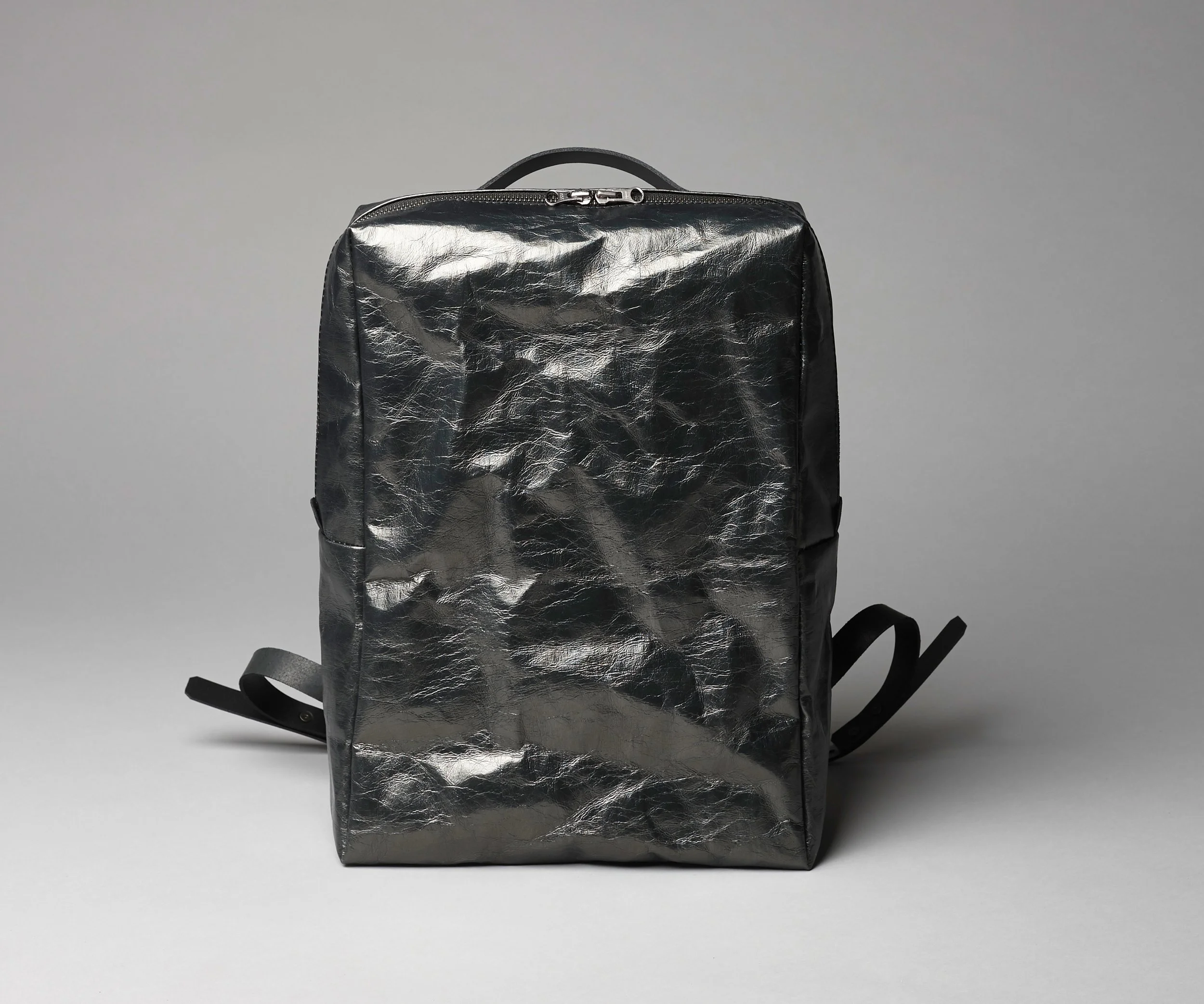 BACK PACK 　バックパック　メタリックグレー