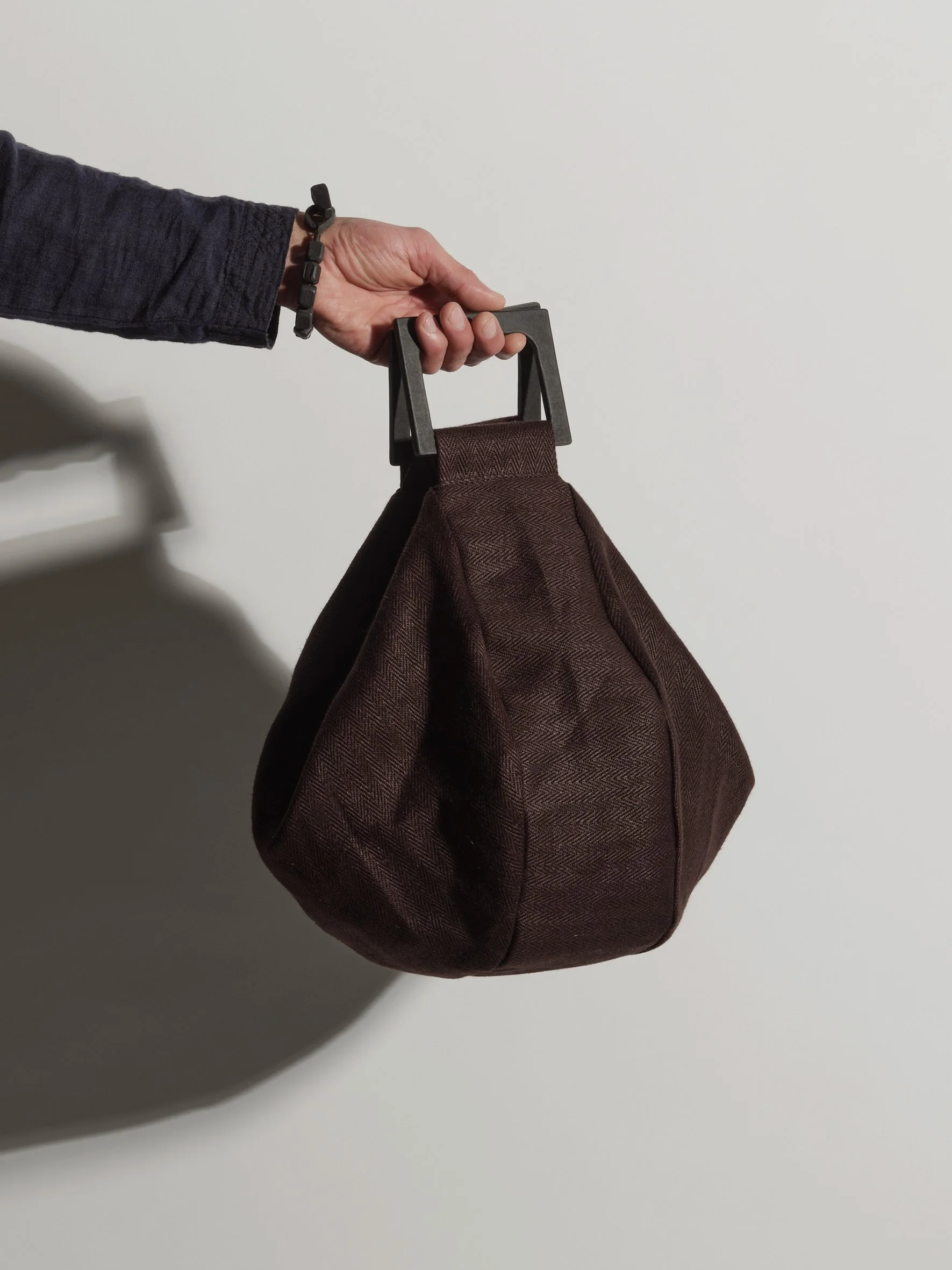 DROP Linen Handbag with "Tor" Paper Grip Handle